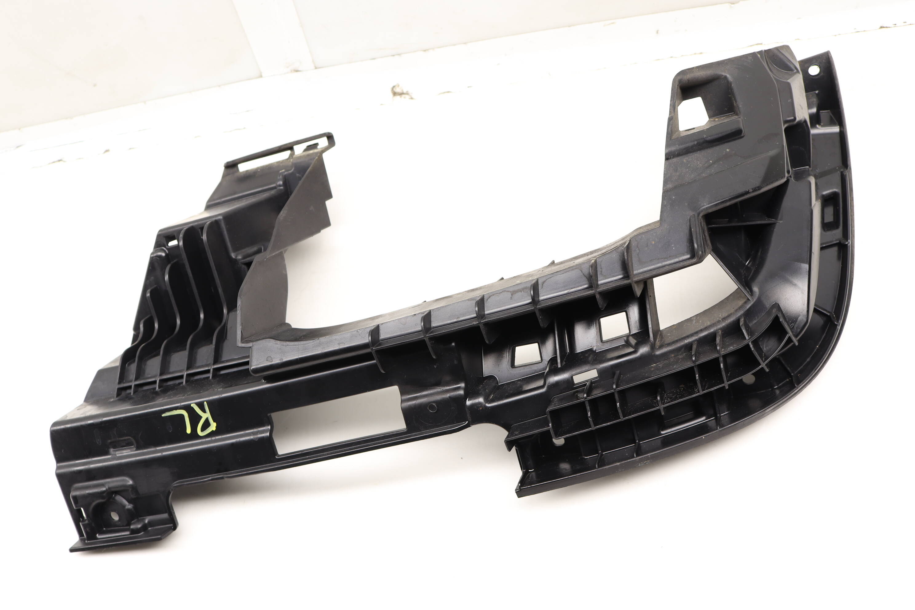 Audi Rear Left Bumper Mount Bracket 8W0807347H