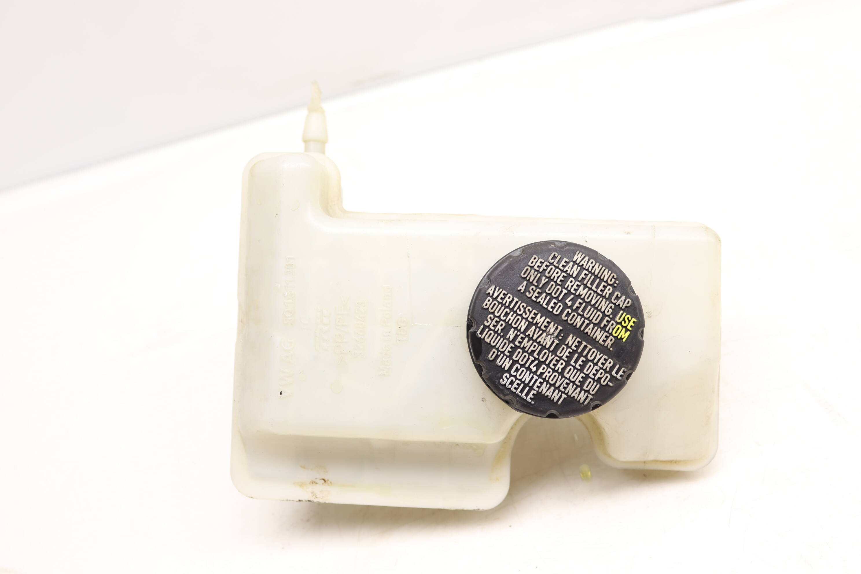 Brake Fluid Reservoir / Tank 5Q1611301