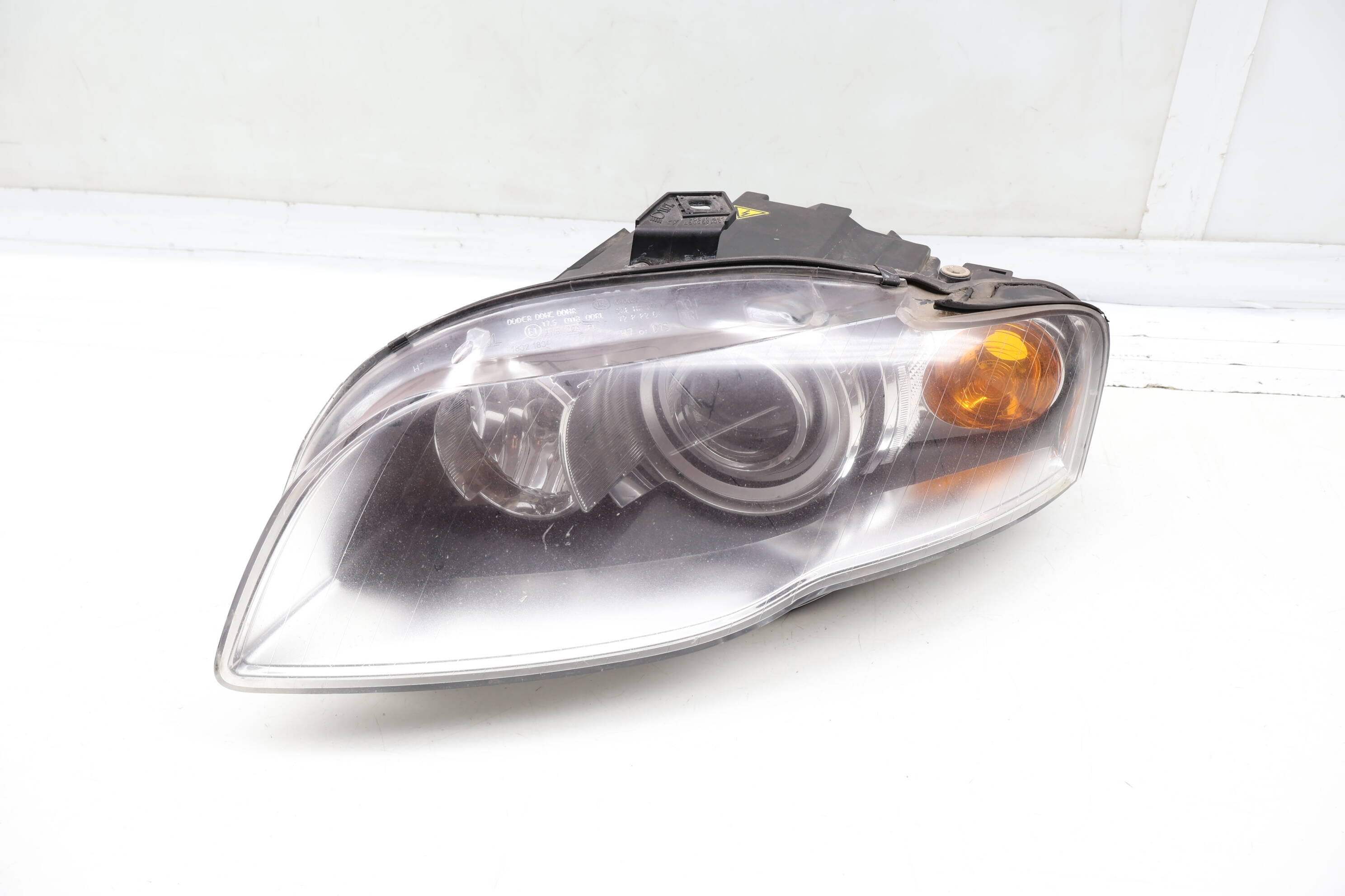 Afs Xenon Headlight / Headlamp 8E0941029BD