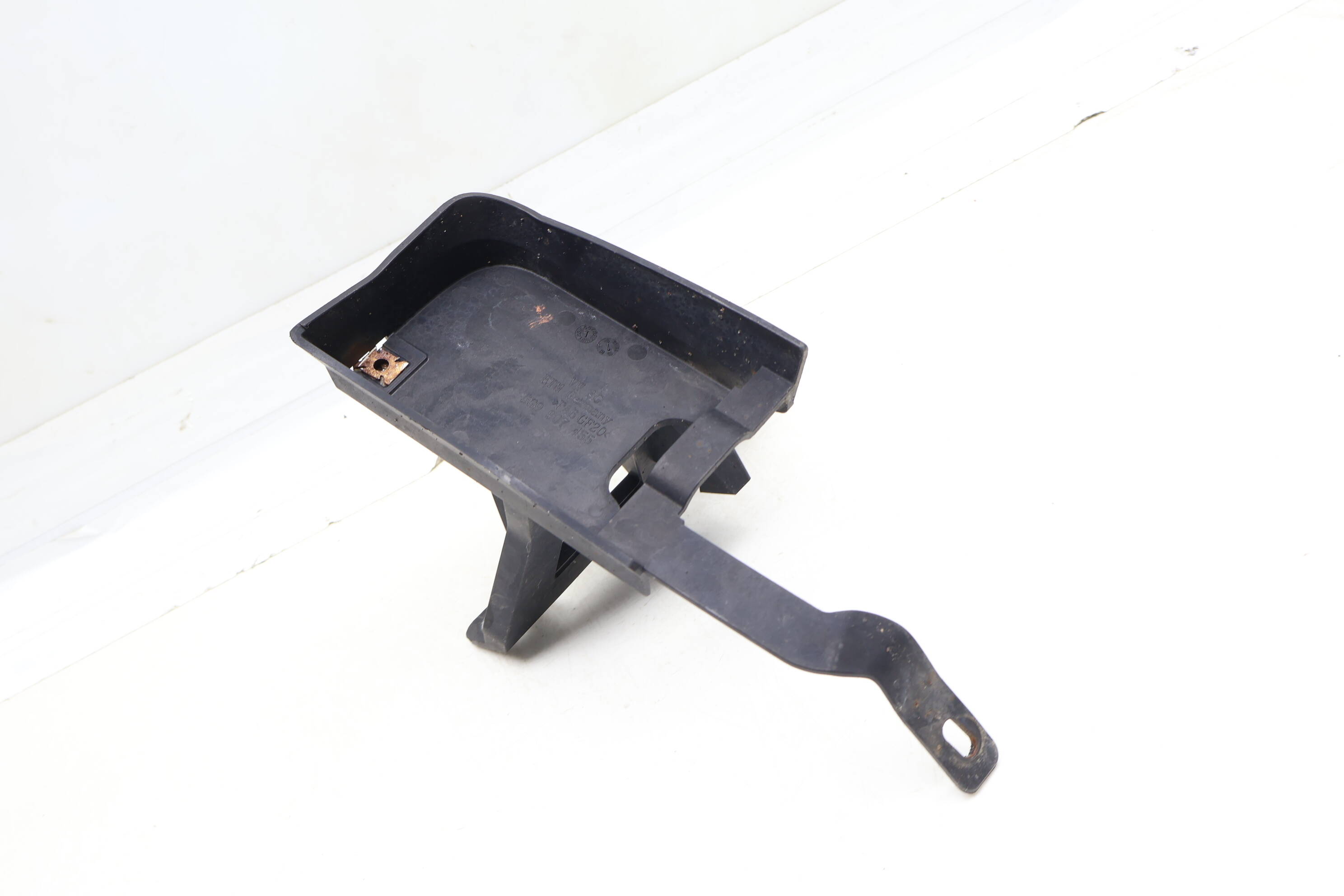 Blind Spot Detection Sensor / Module Bracket (Slave) 5G9907455