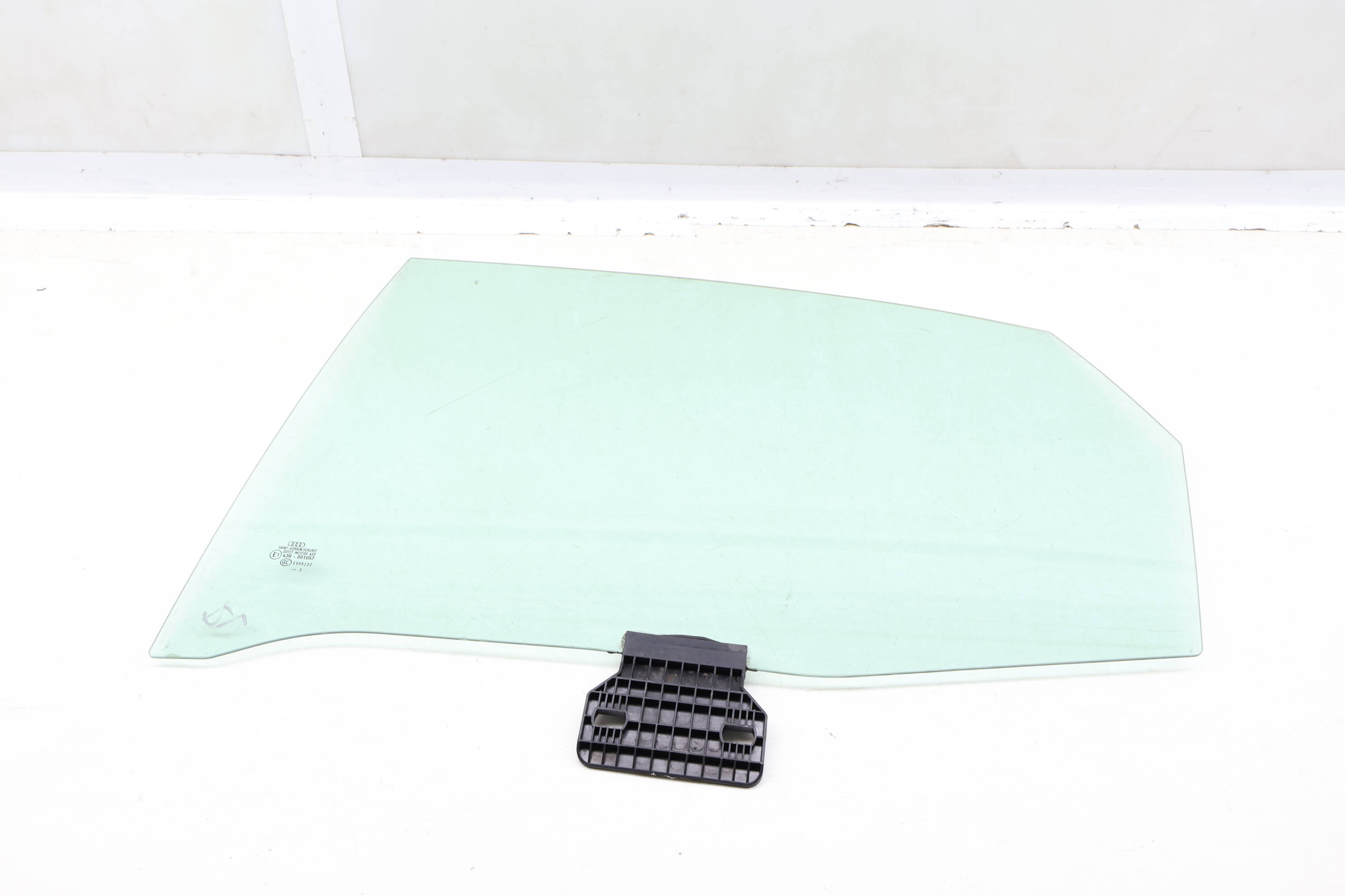 Door Window Glass 8E5845025C