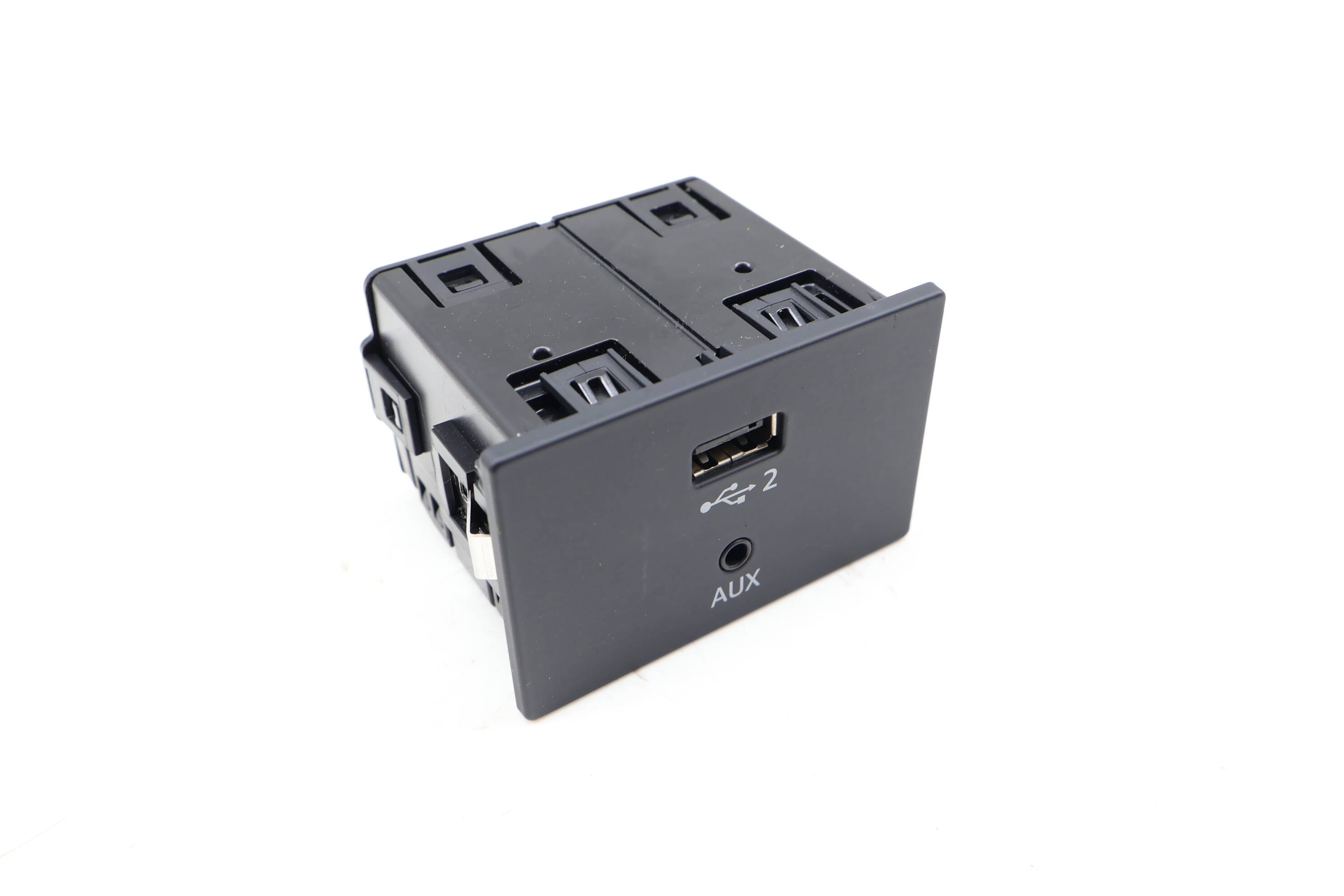 Usb / Aux Port Connection 8V0035708