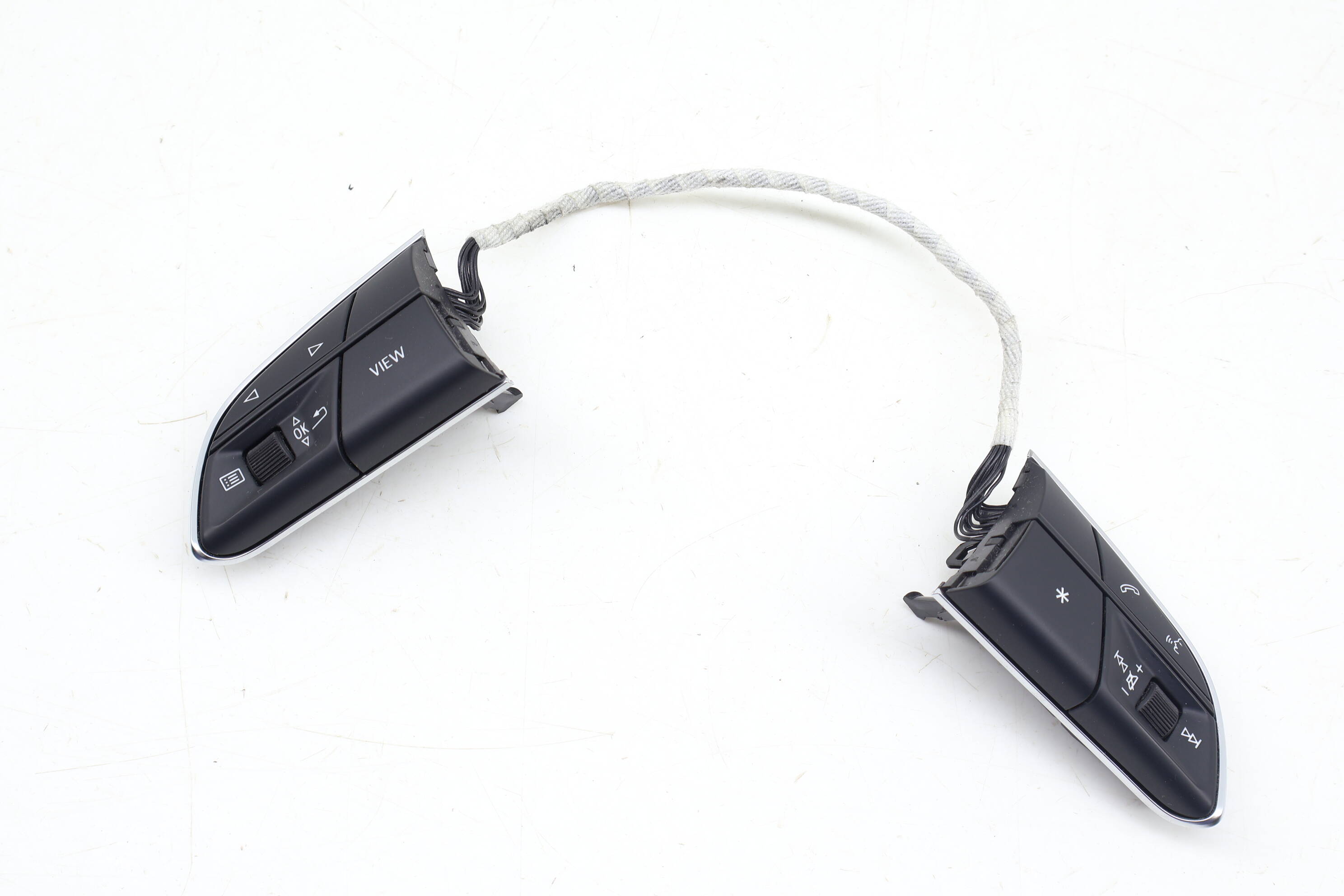 Steering Wheel Control Switch / Button Set 4M8951523A