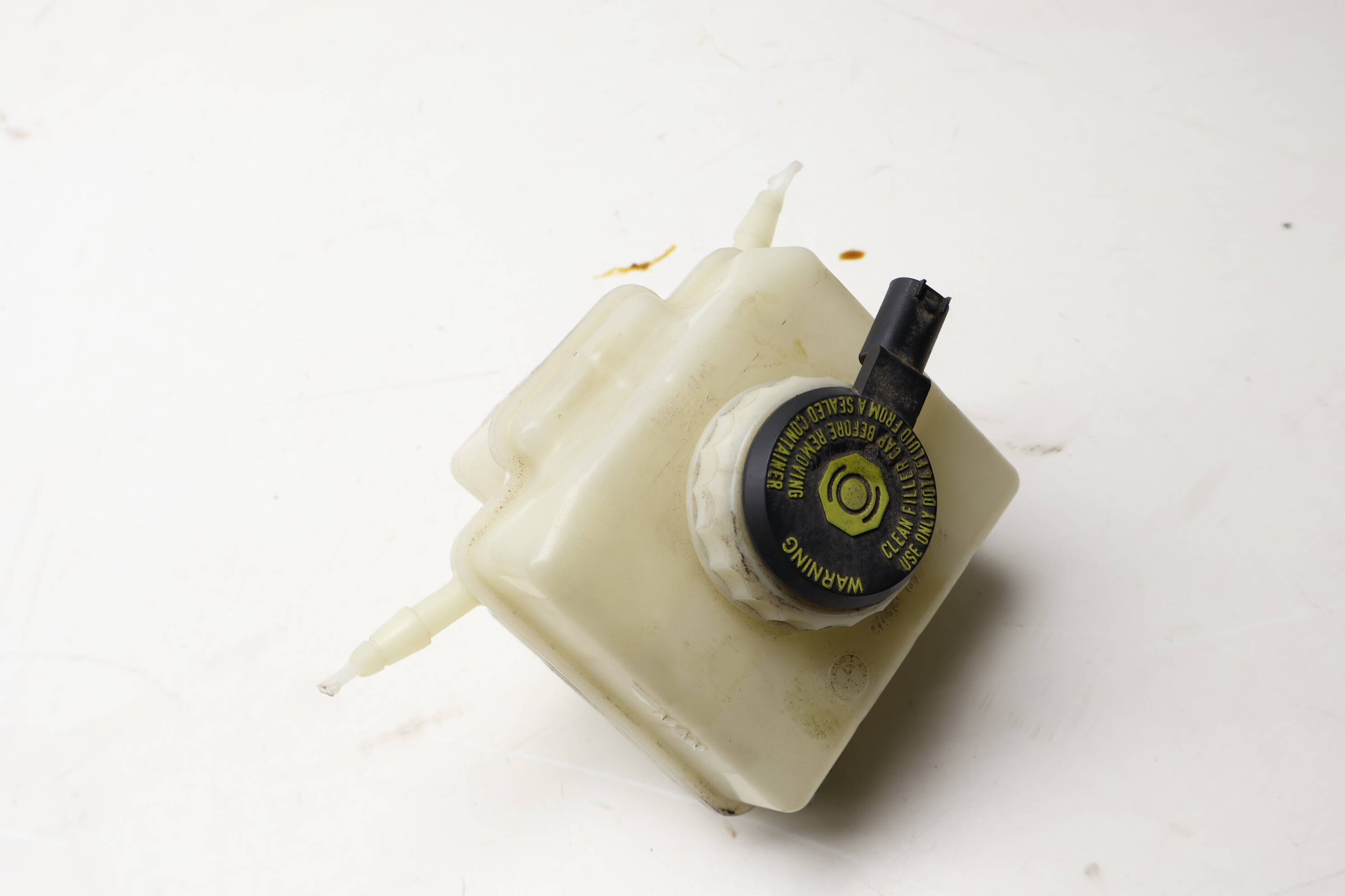 Brake Fluid Reservoir / Tank / Bottle 34336771718