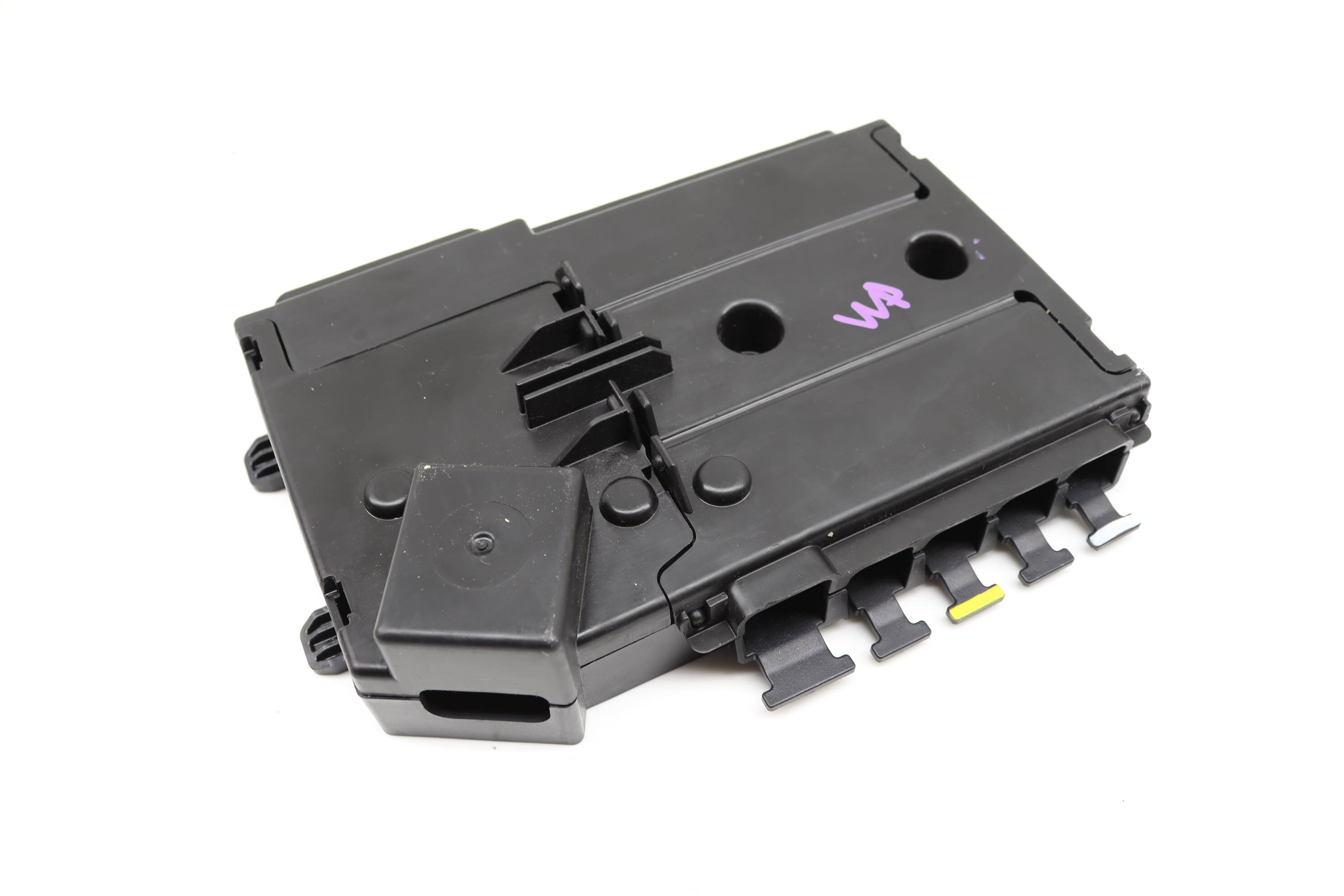 Fuse&#x20;&#x2F;&#x20;Battery&#x20;Junction&#x20;Box&#x20;2135406100