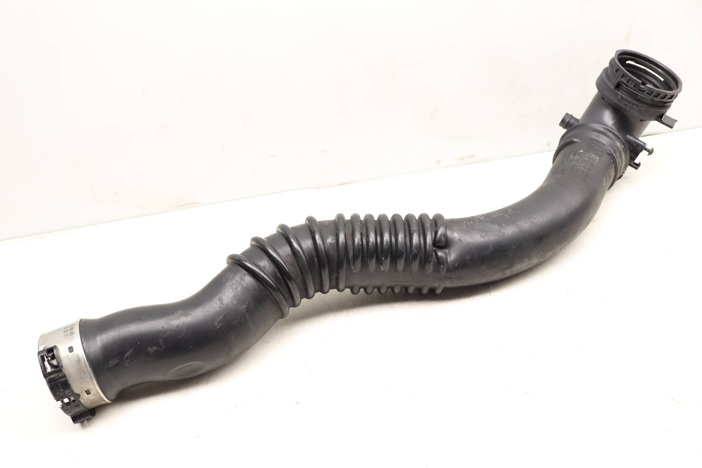 Turbo Intercooler Hose / Line 13717605044