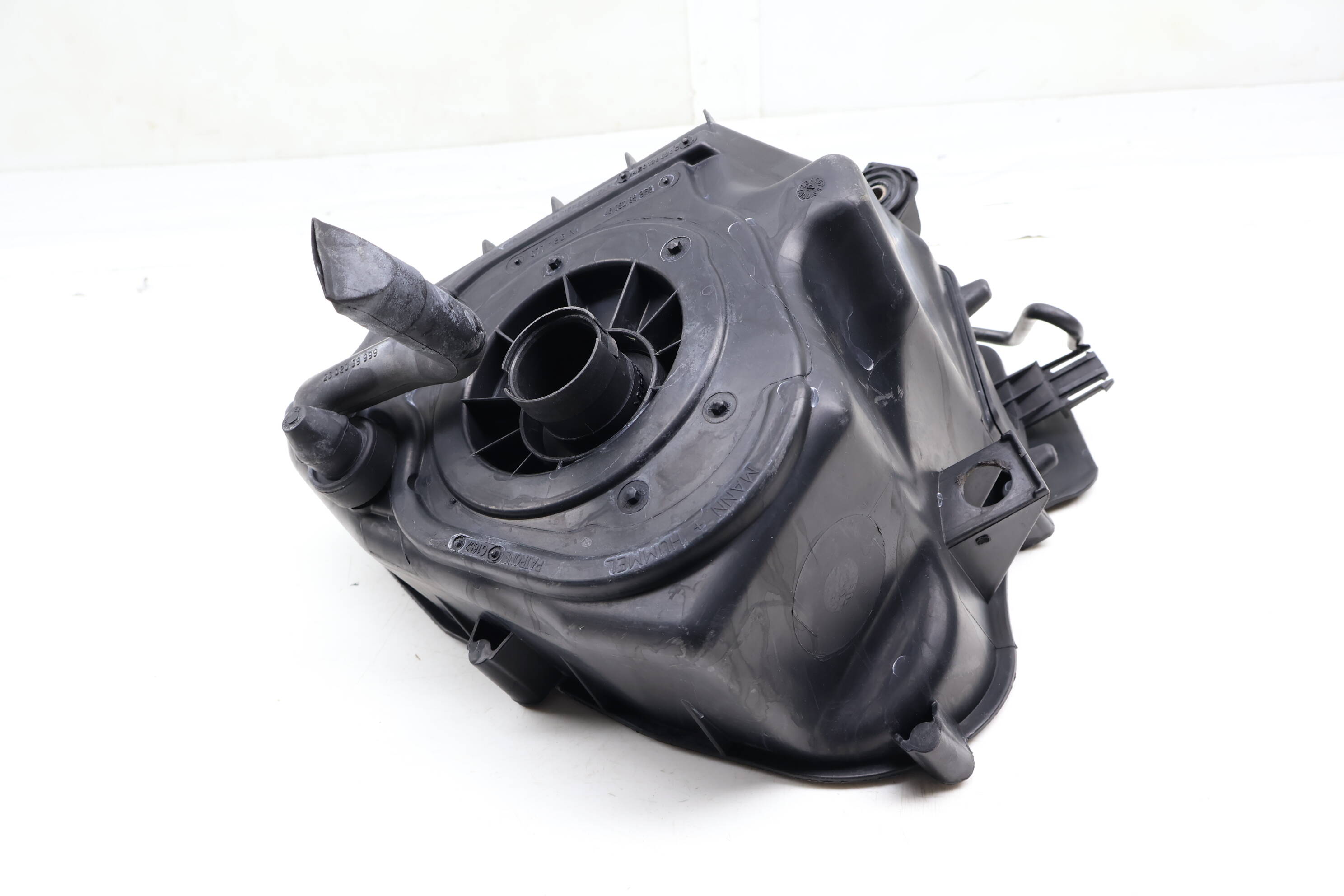 Lower Air Cleaner Filter Box / Housing 079133838A