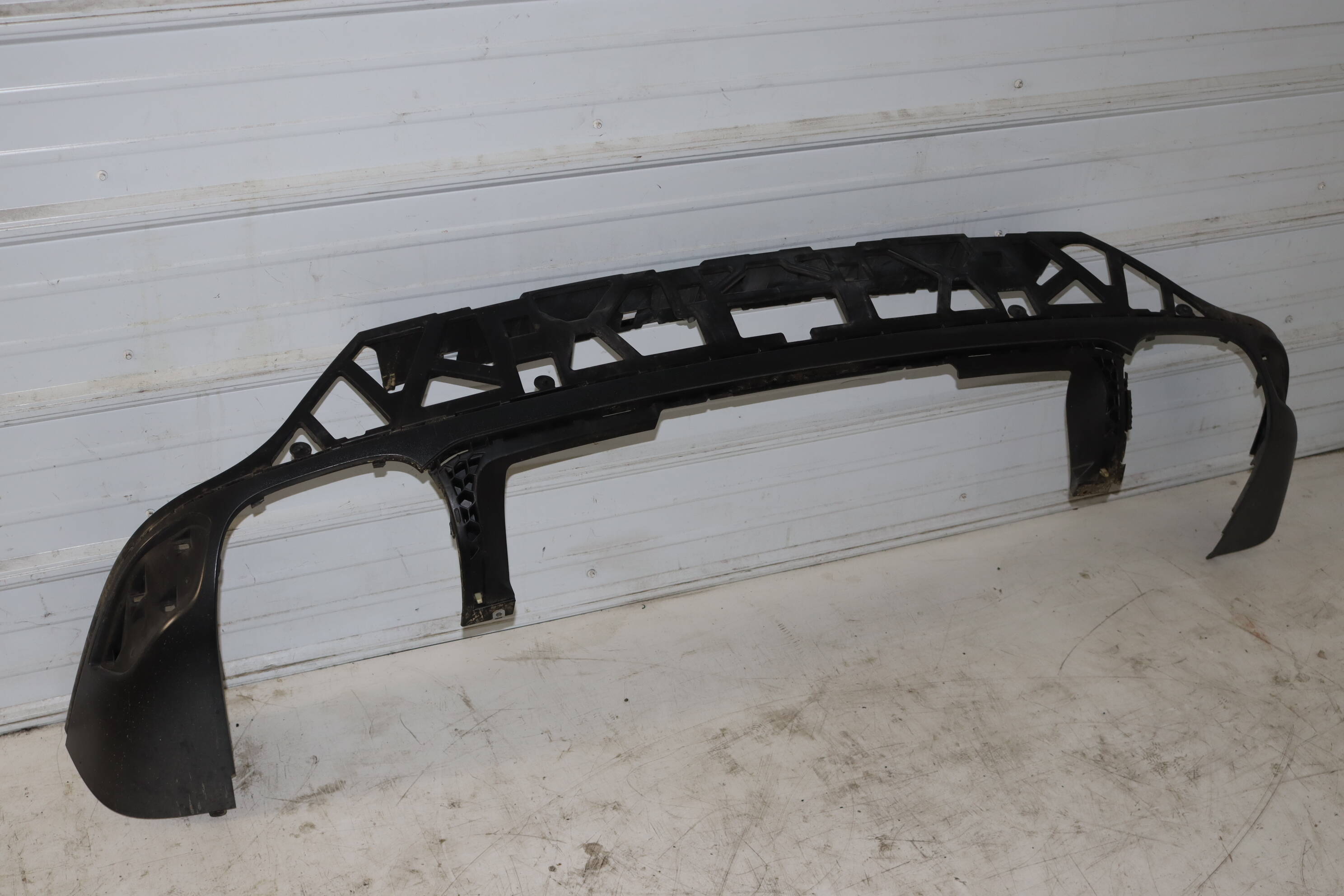 Porsche Rear Lower Bumper Valance (Cayenne) 7P5807521