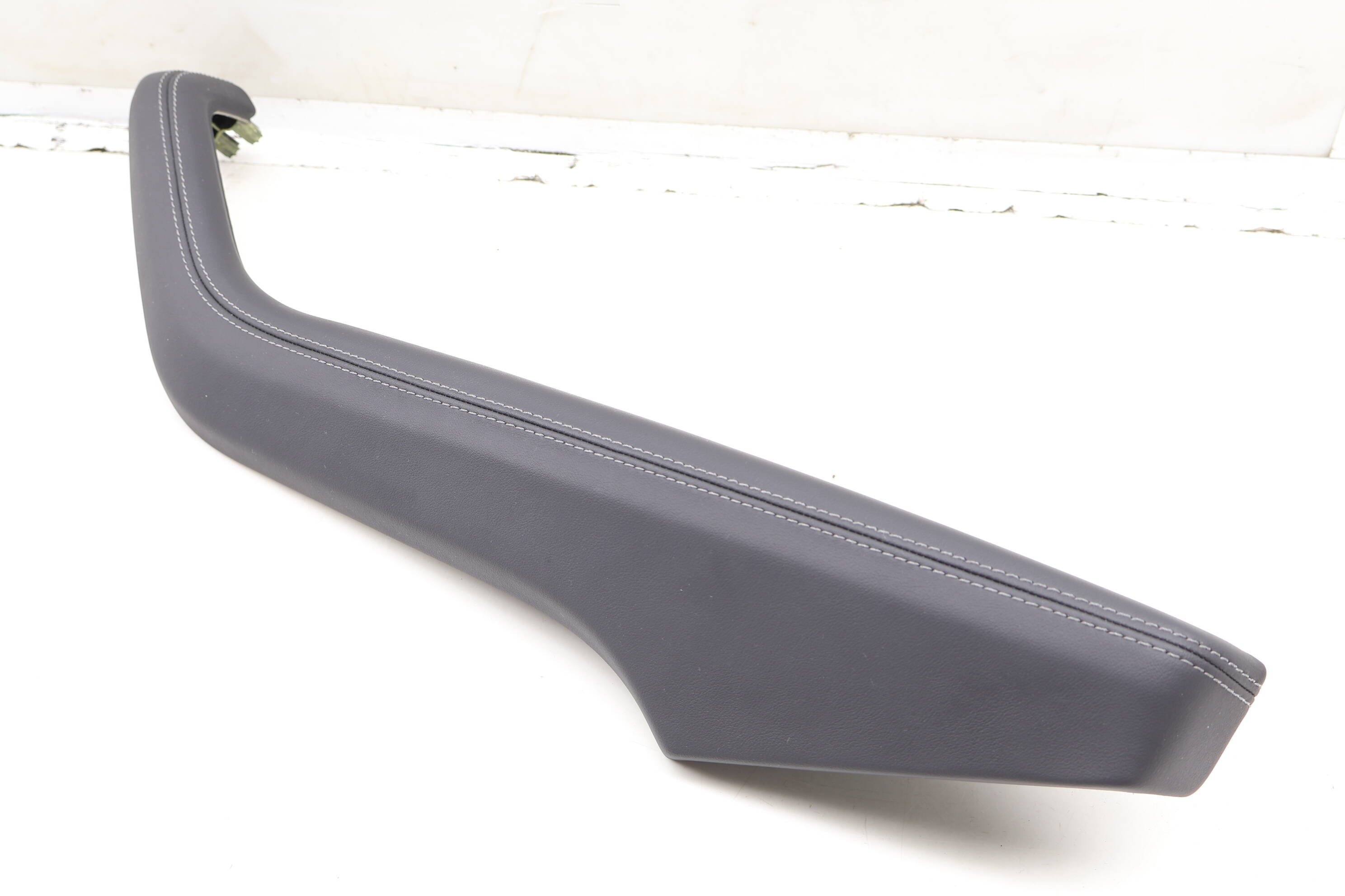 Door&#x20;Pull&#x20;Handle&#x20;&#x2F;&#x20;Armrest&#x20;8W0867174A