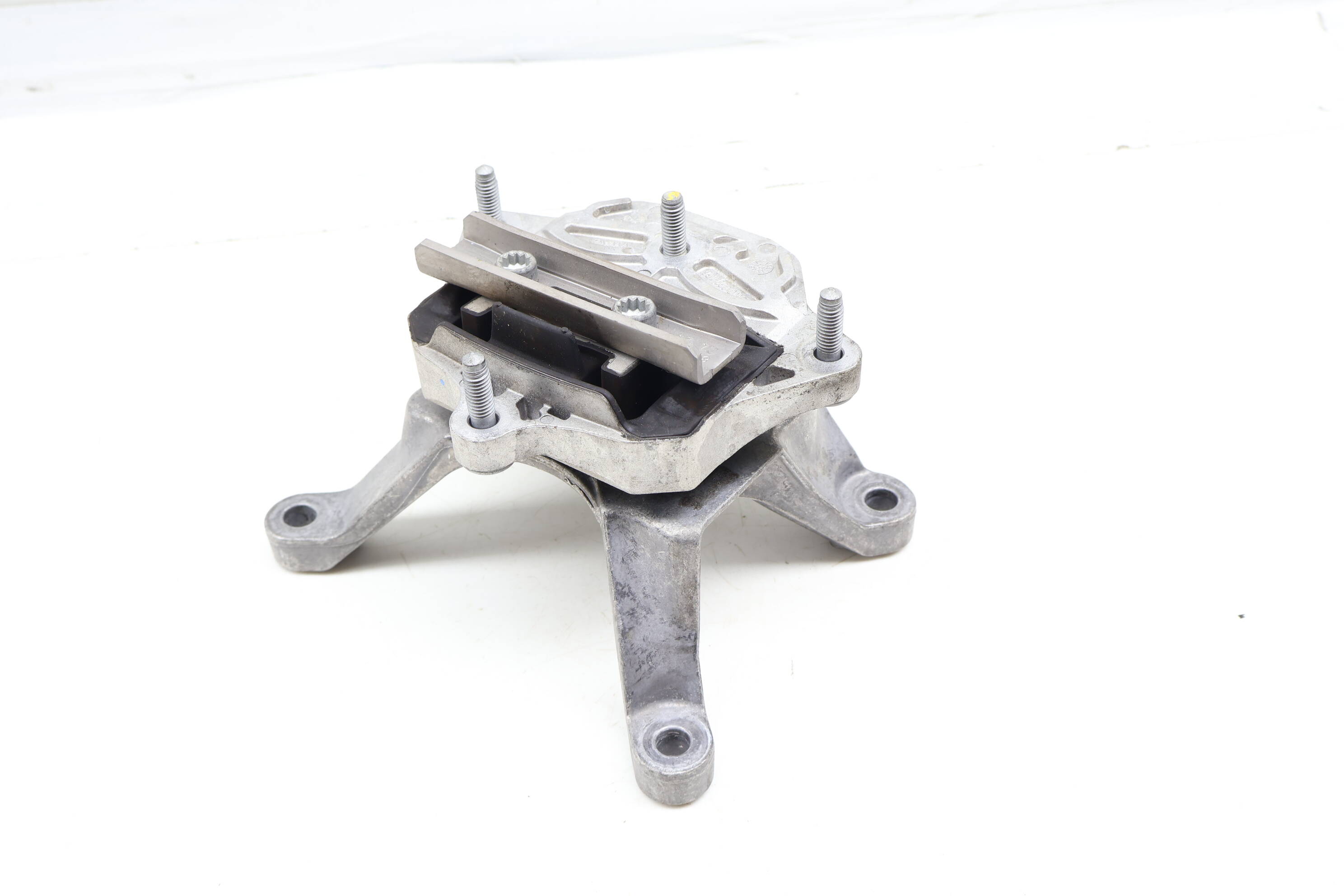 Transmission Mount / Bracket 8W0399118C