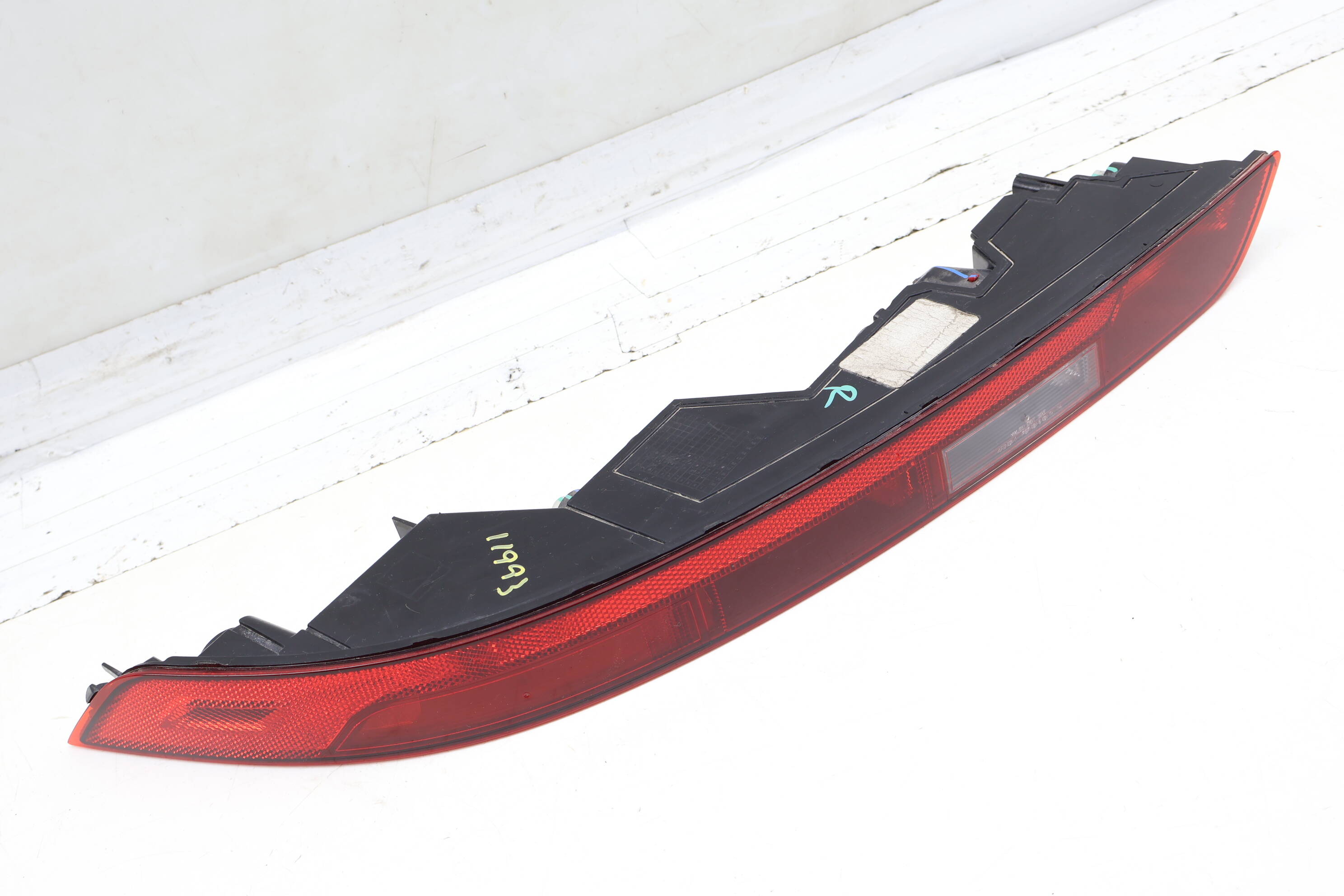Lower Tail Light / Lamp 80A945069A
