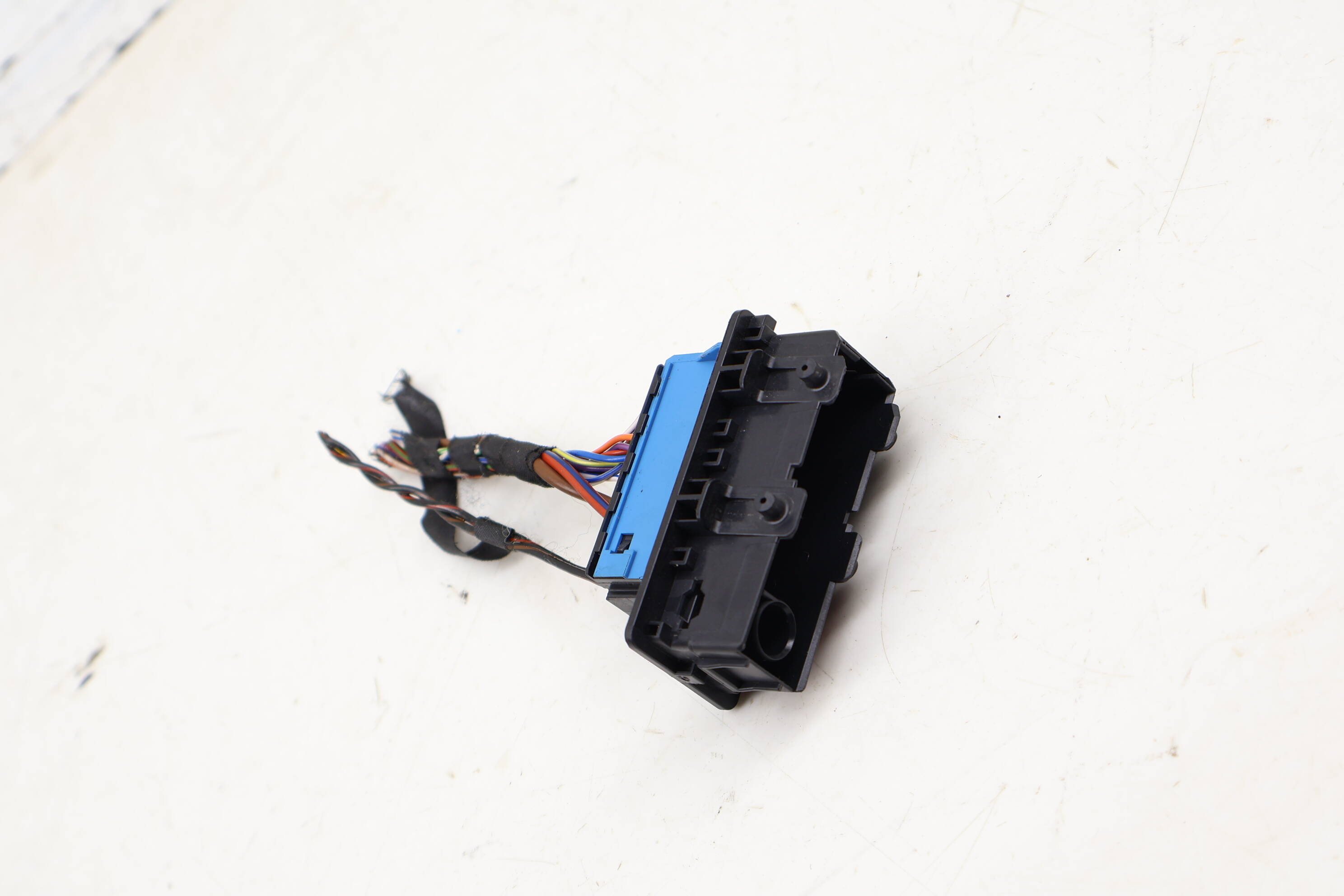 Door Wiring Harness Connector / Pigtail 61129221027