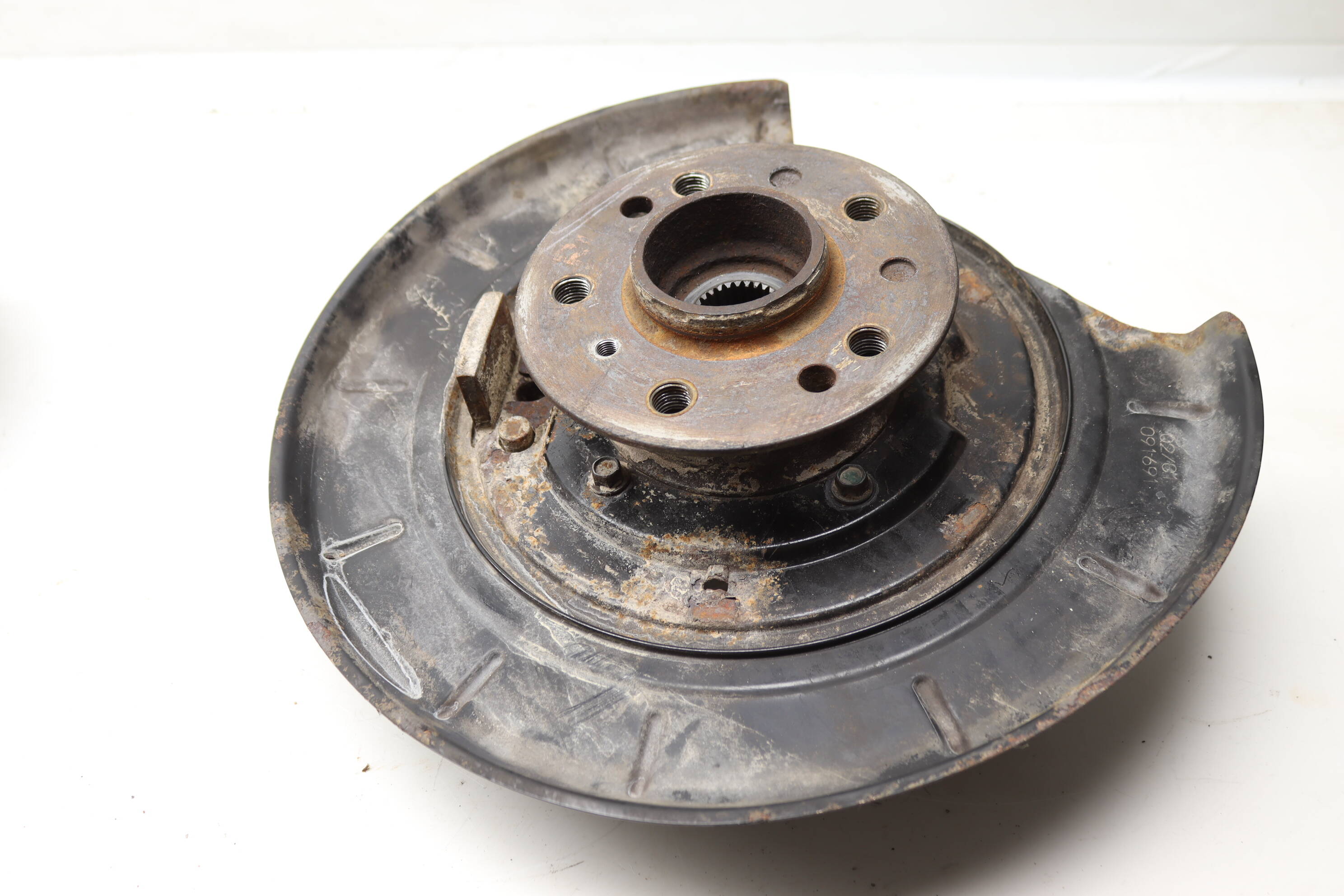 Spindle Knuckle W/ Wheel Bearing 1643501308