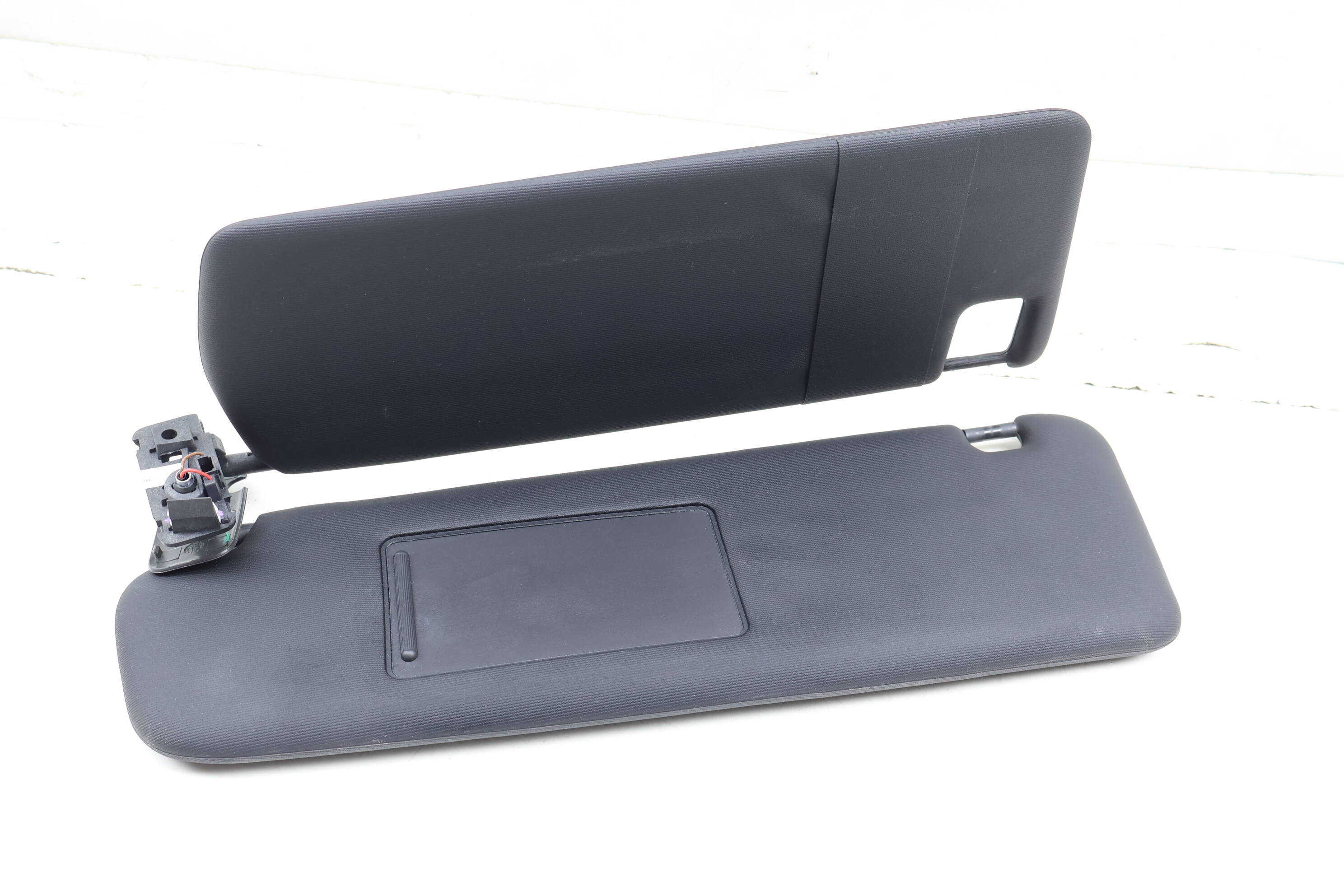 Dual Sun Visor / Mirror 7P5857551P 95873155117