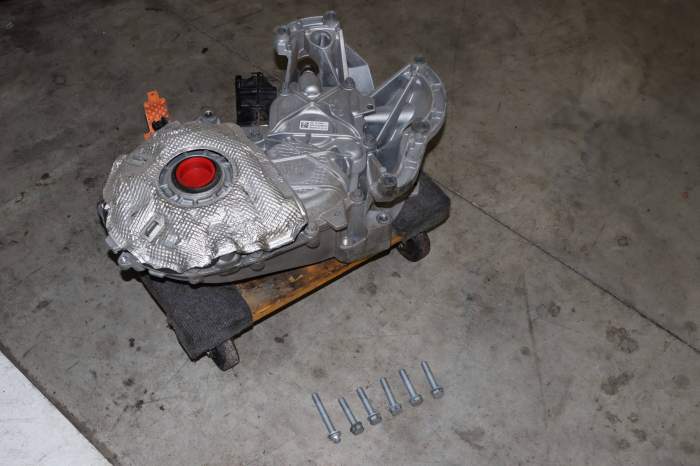 Automatic Rwd E-Transmission / Gearbox 27208651132 main product photo