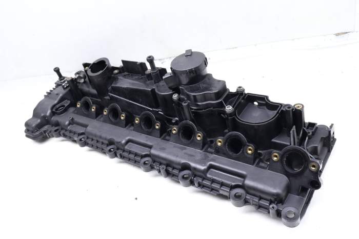 Engine Valve / Cylinder Head Cover 11127811588 main product photo
