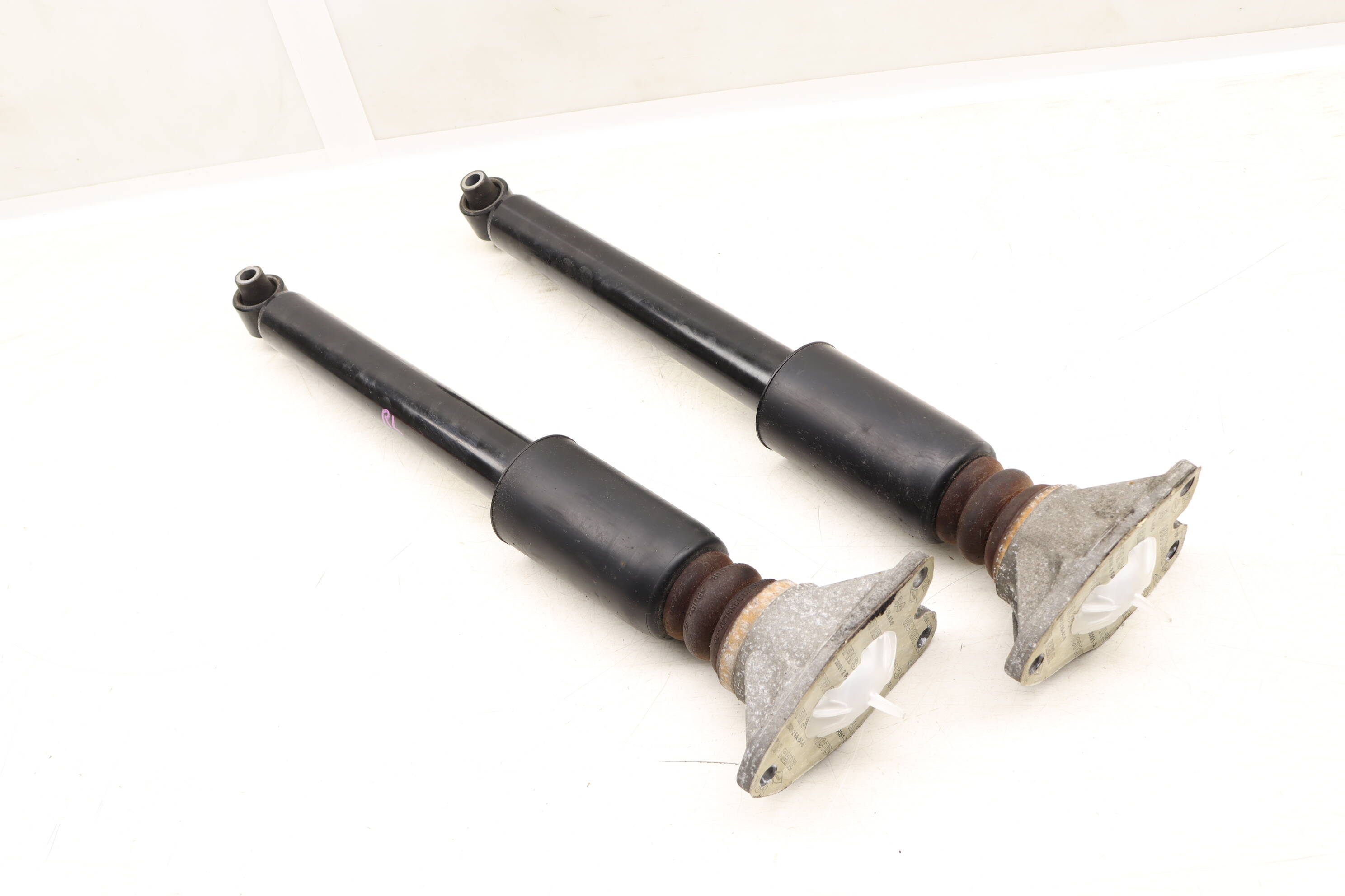 BMW Rear Strut / Shock Absorber Set (228i) 33526873722