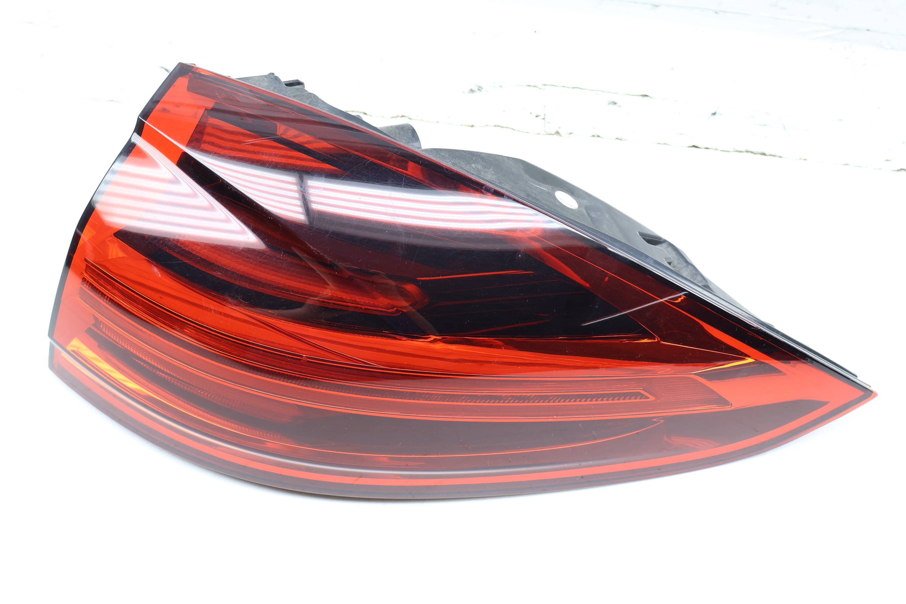 Outer Tail Light / Lamp 7P5945208R 95863106221