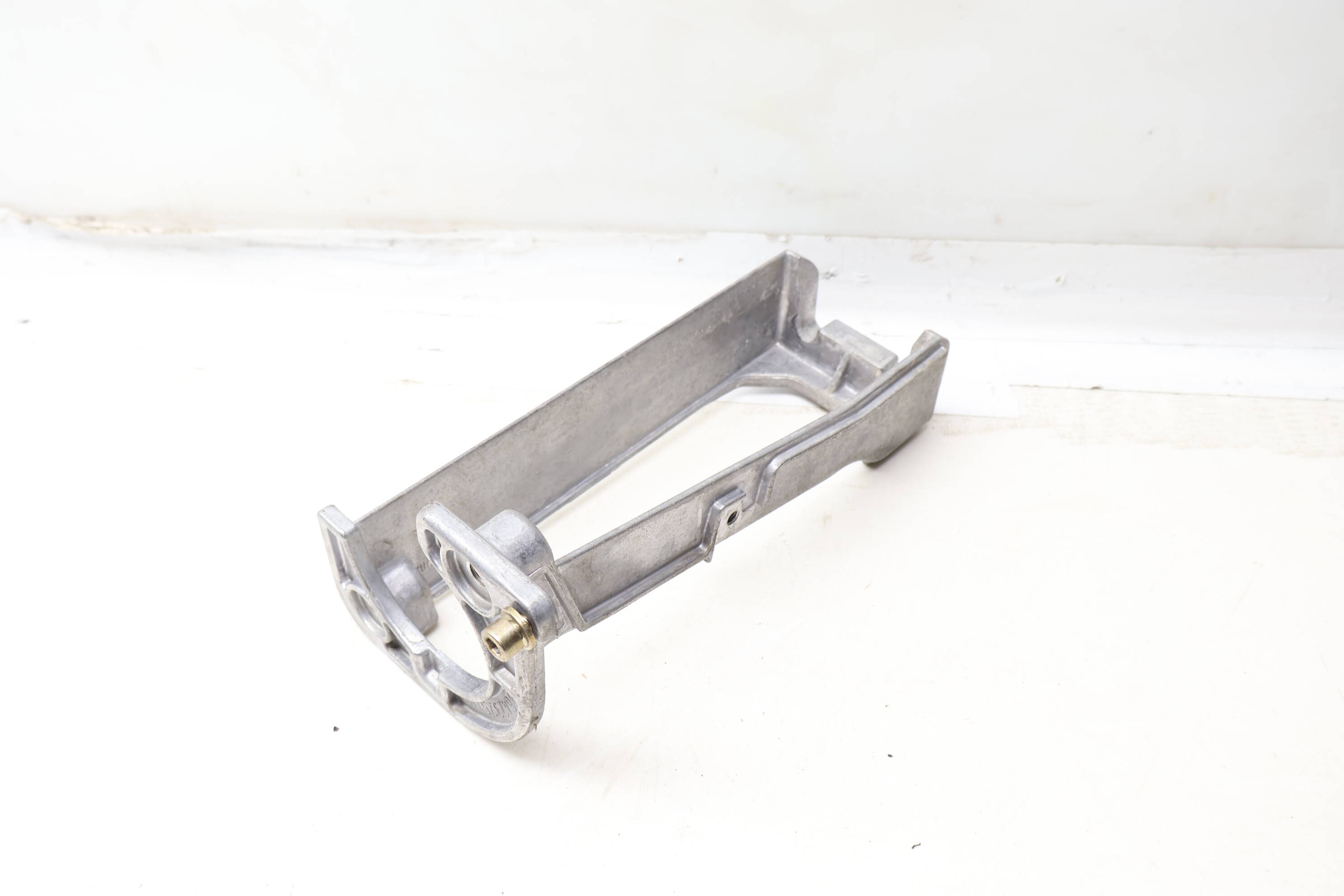 Power Brake Booster Support Mount / Bracket 99642325101