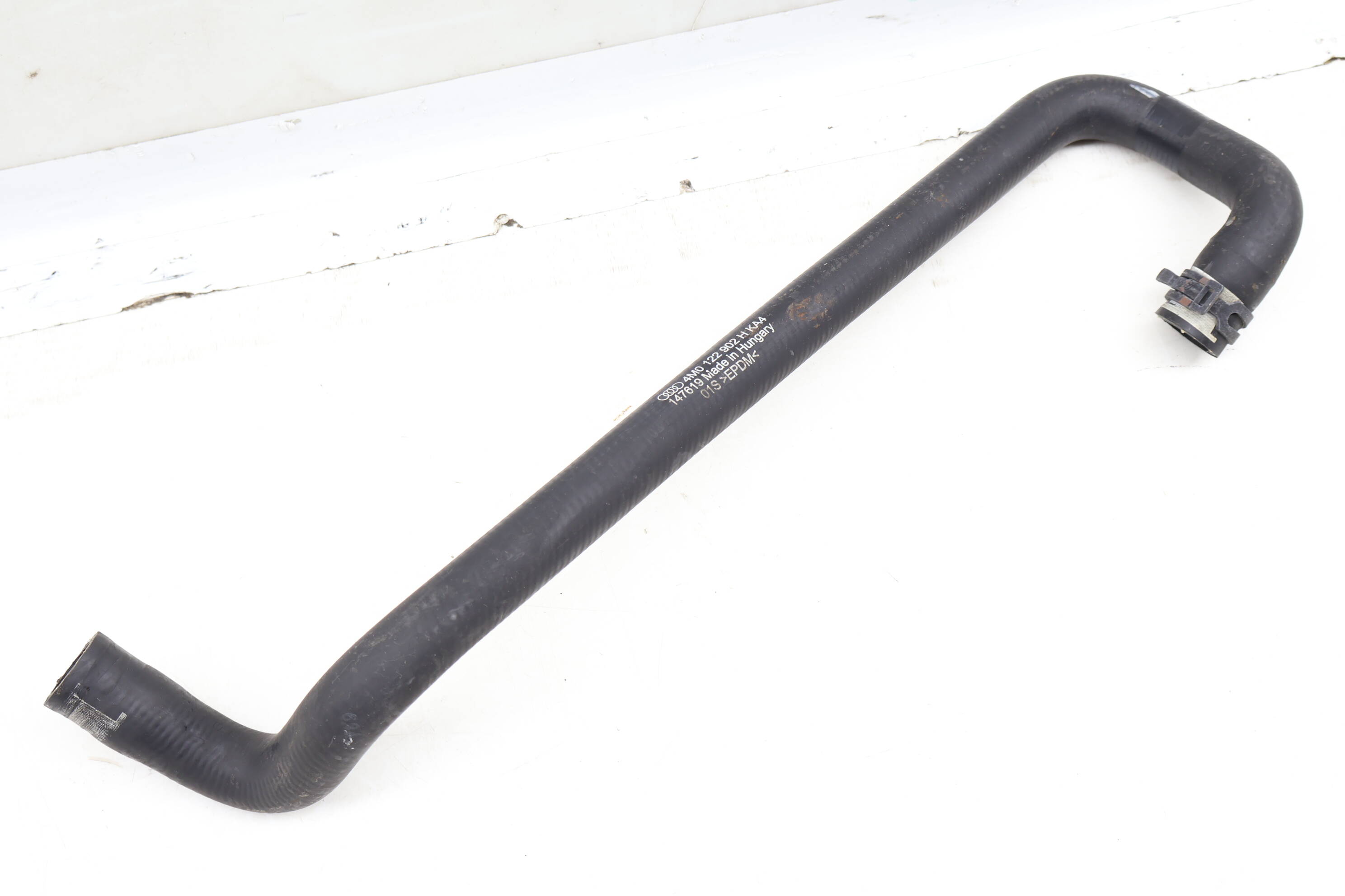 Auxiliary Radiator Coolant Hose / Line 4M0122902H