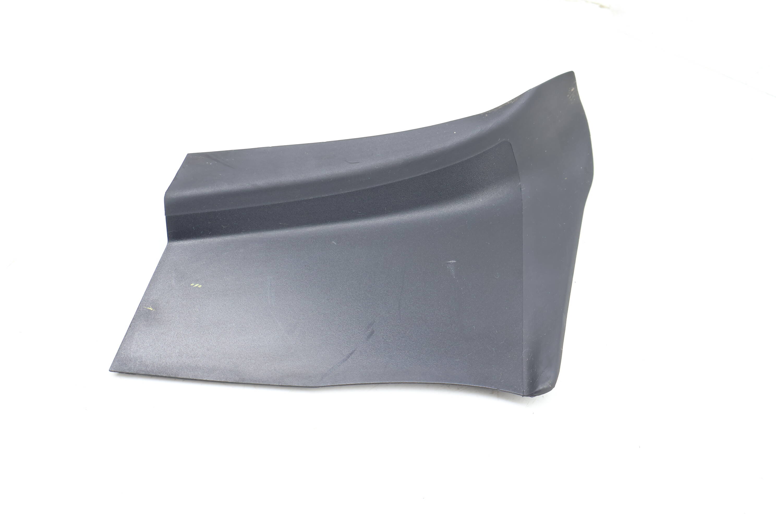 Outer Tail Light / Lamp Trim 4G8945256
