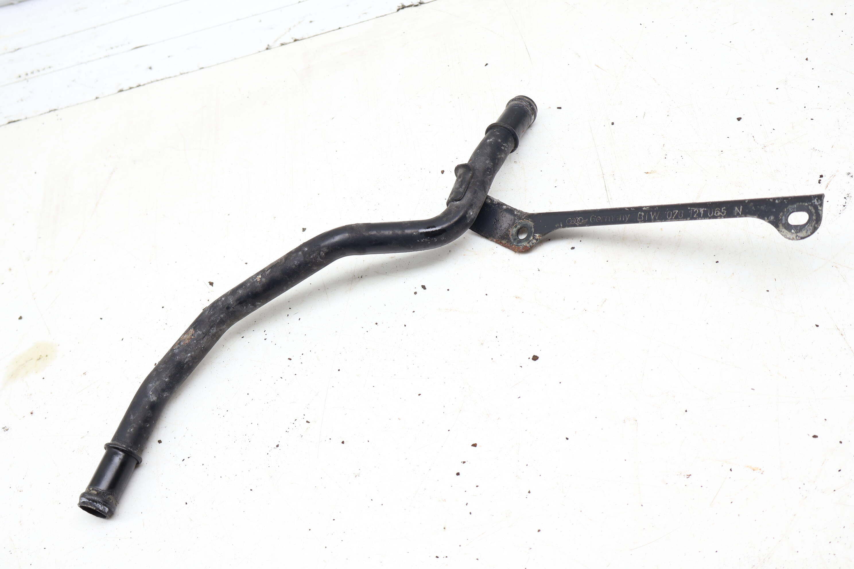 Coolant Pipe / Tube / Line 078121065N