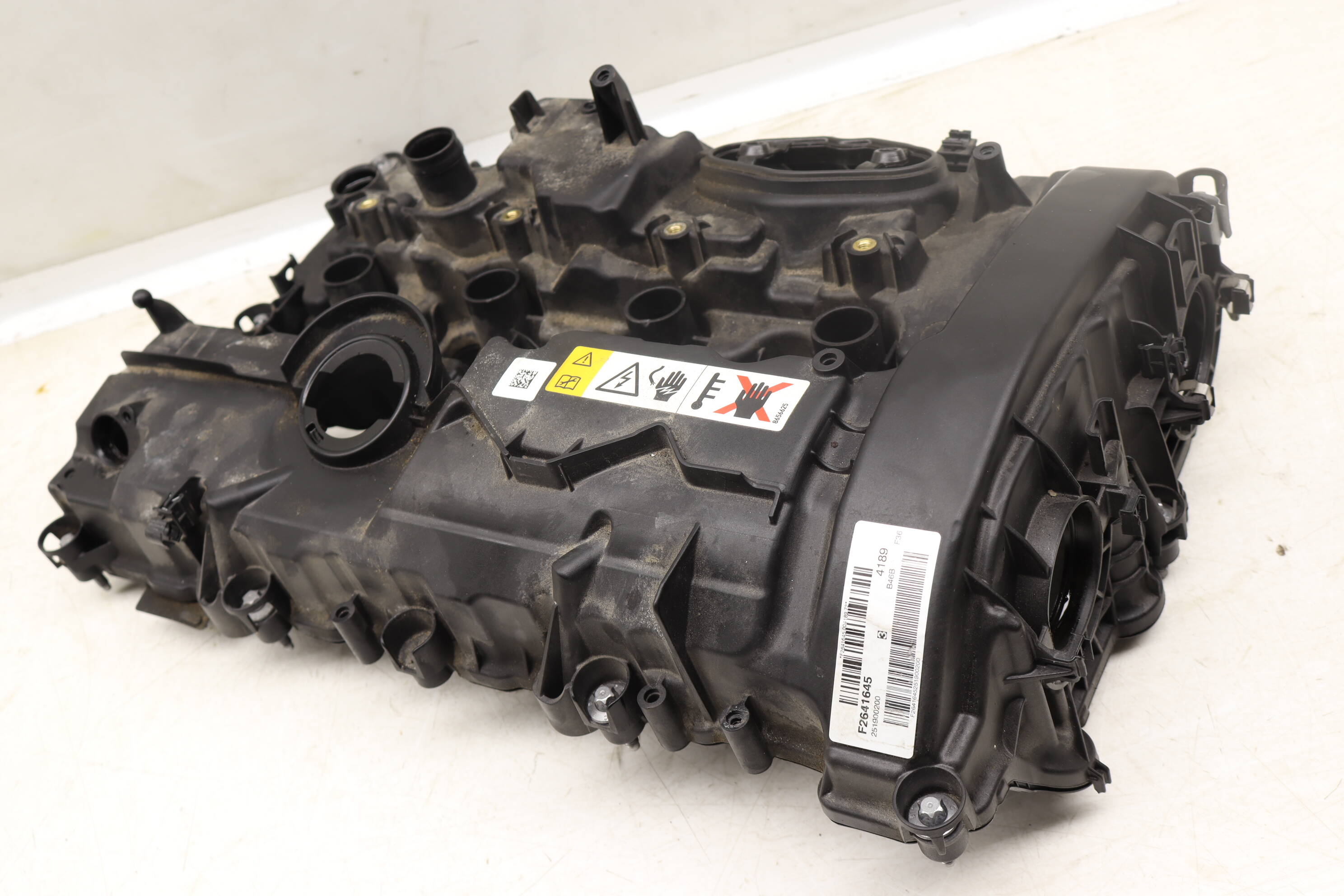 Engine Valve / Cylinder Head Cover 11127611278