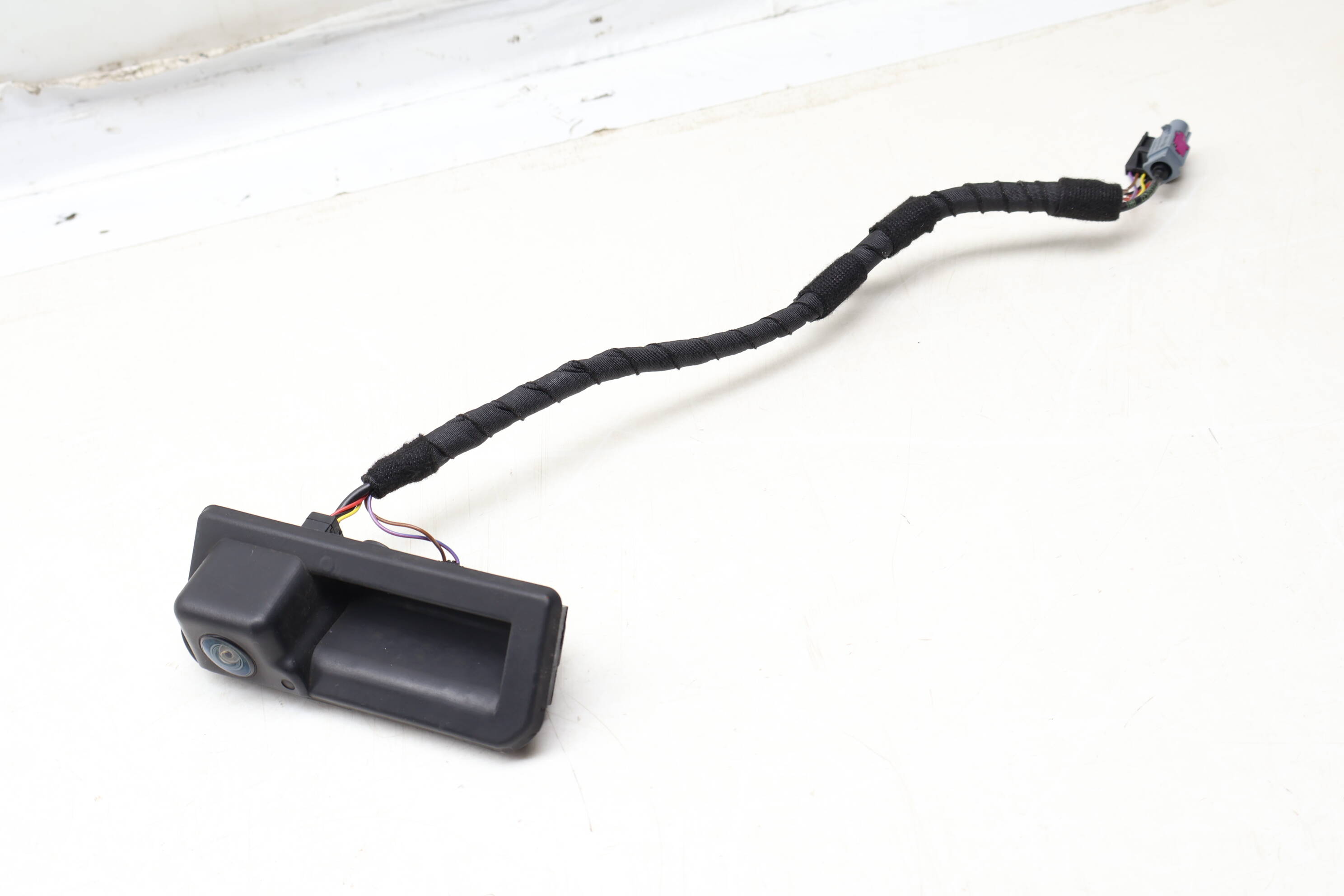 Trunk Release Handle W/ Backup Camera 561827566H