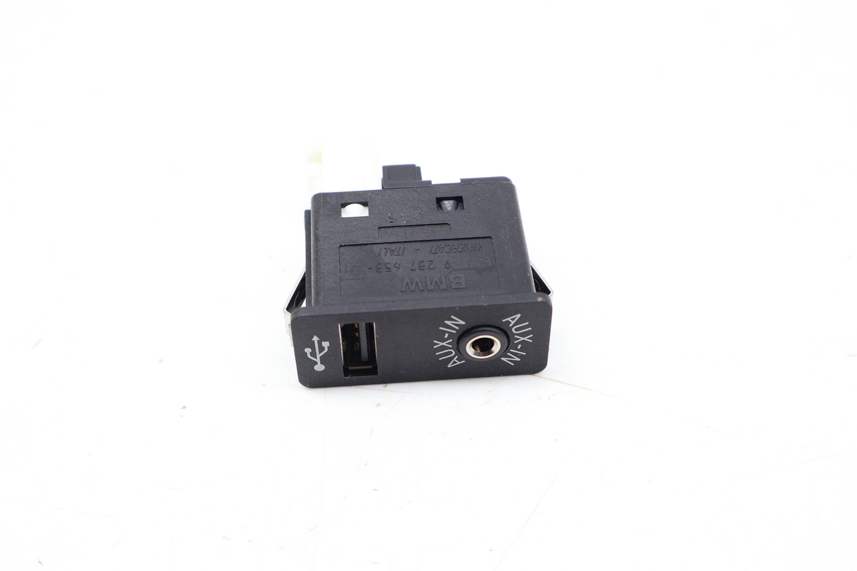 Usb / Aux-In Socket 84109237653