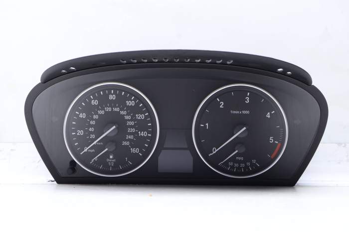 Instrument Cluster / Speedometer 62106976284 main product photo