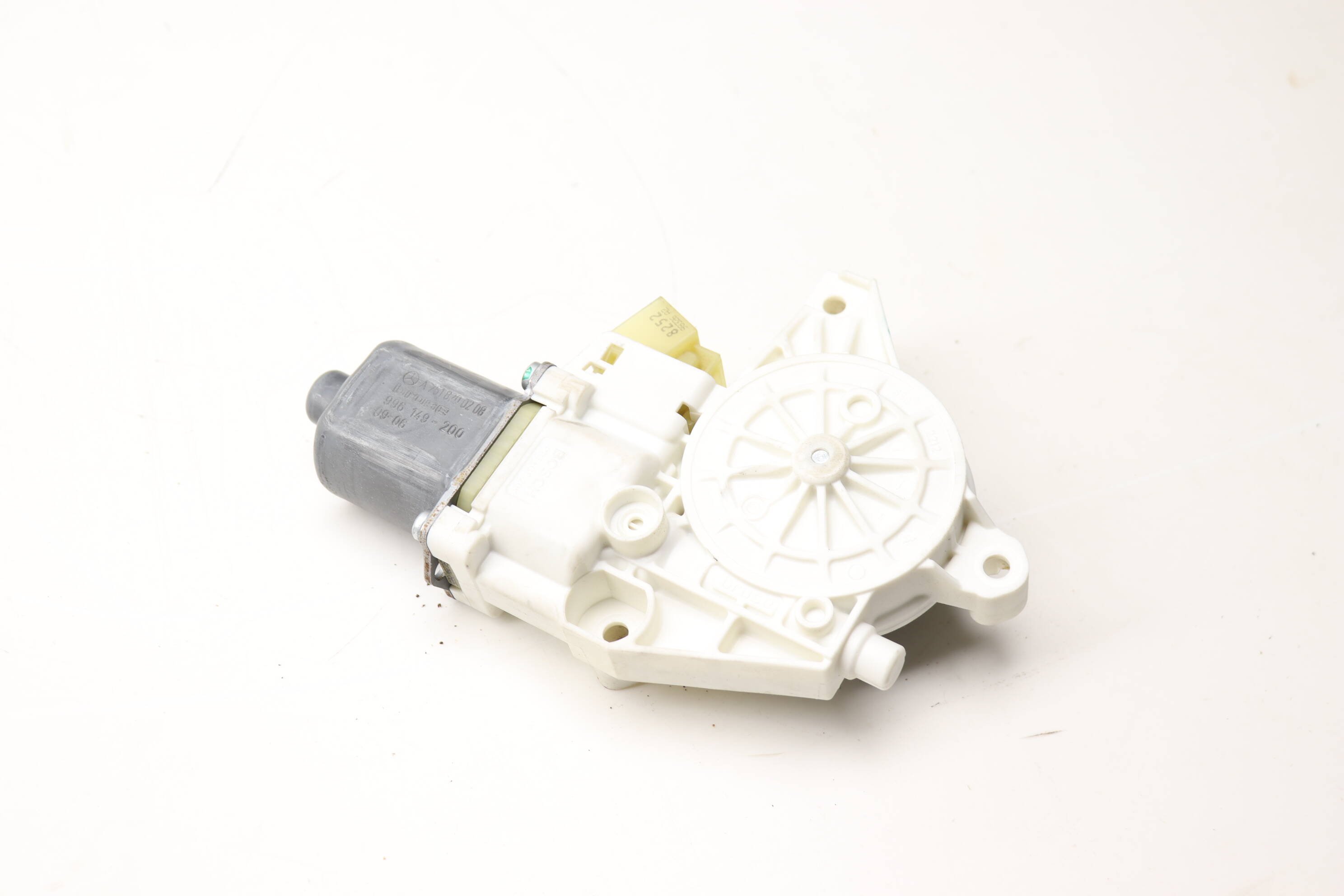 Window Motor 2518200208