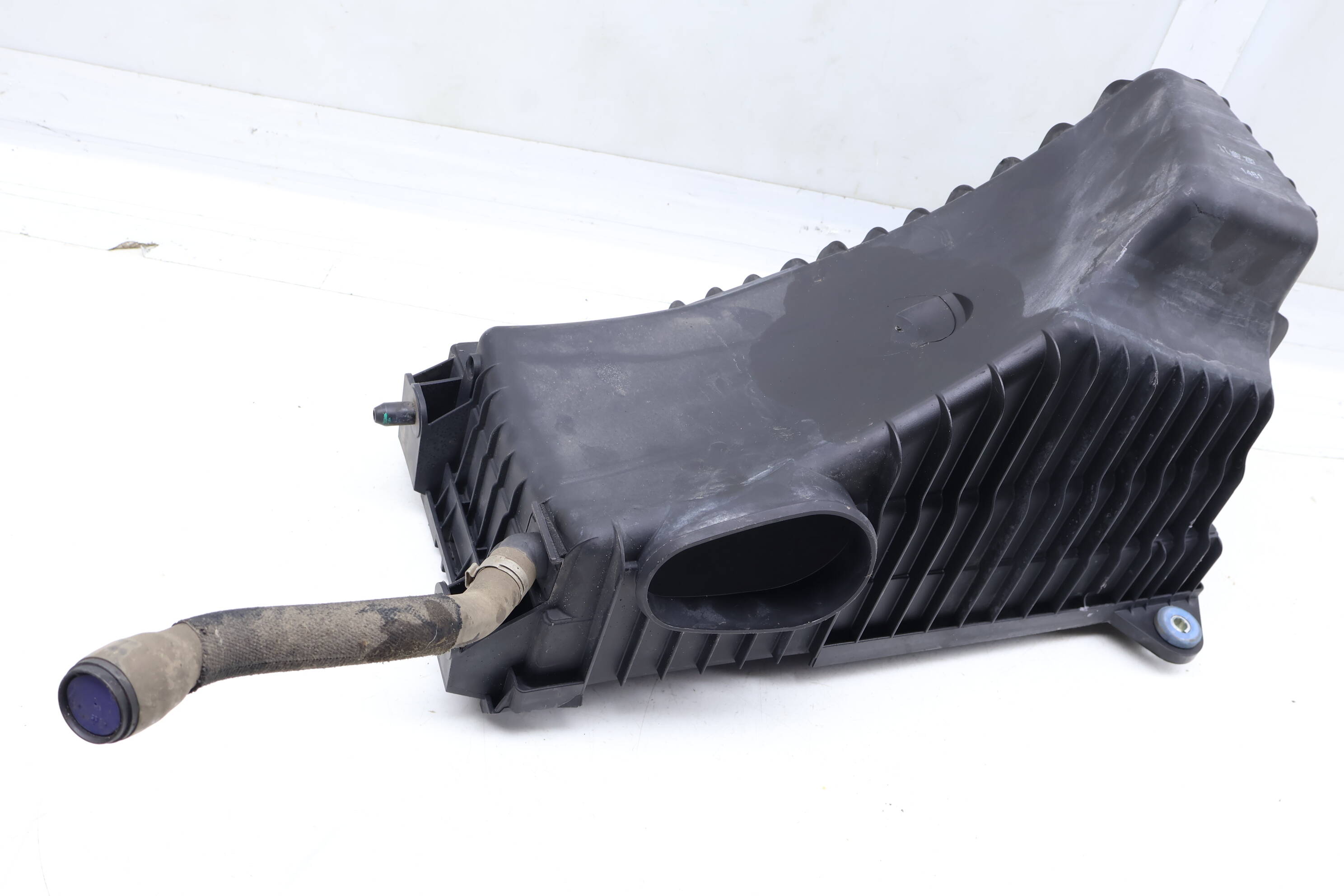 Engine Air Filter Housing / Box - Lower Half 7L6129601BB