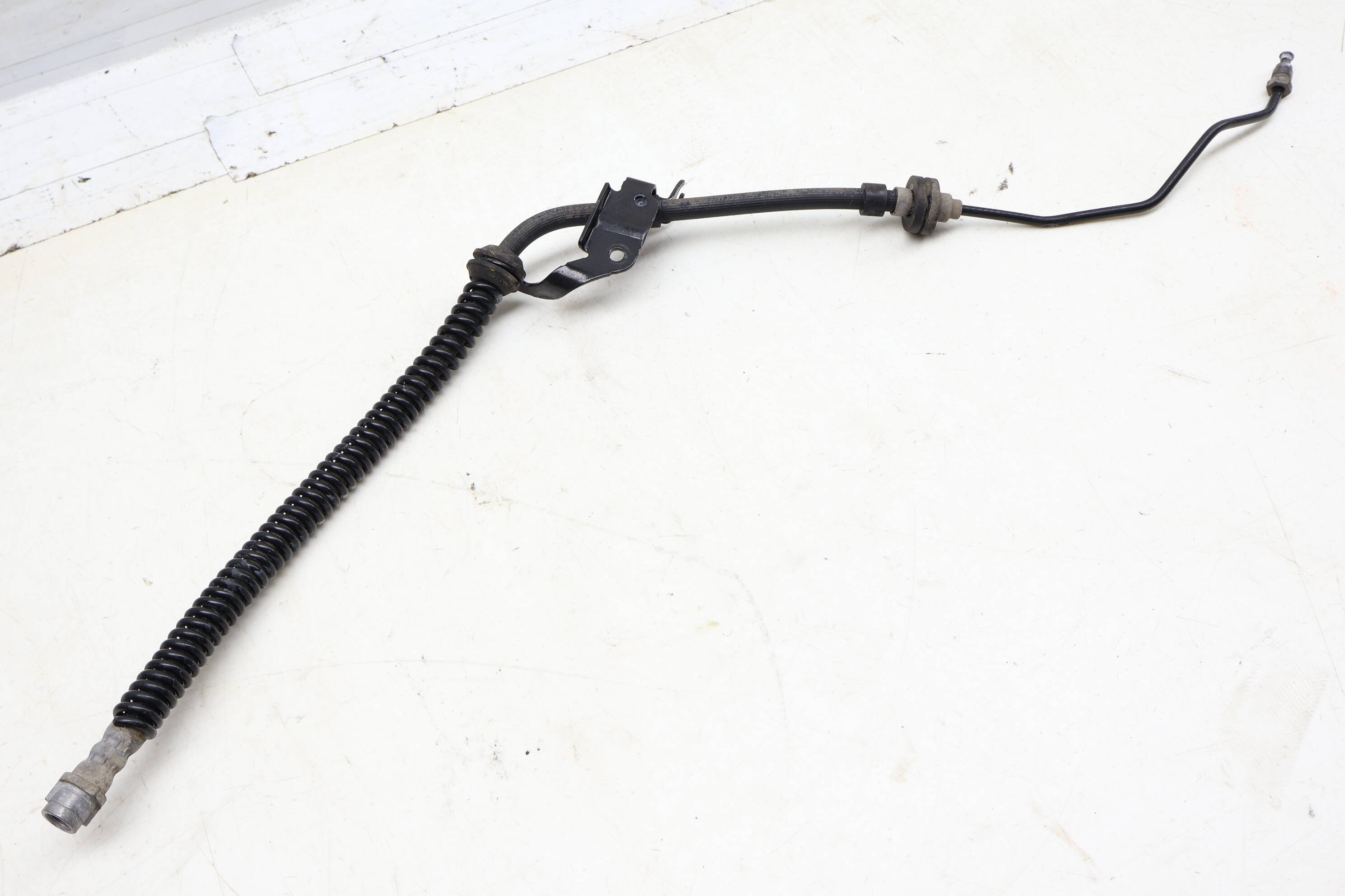 Brake Hose / Line 7P0611701B 95835558101