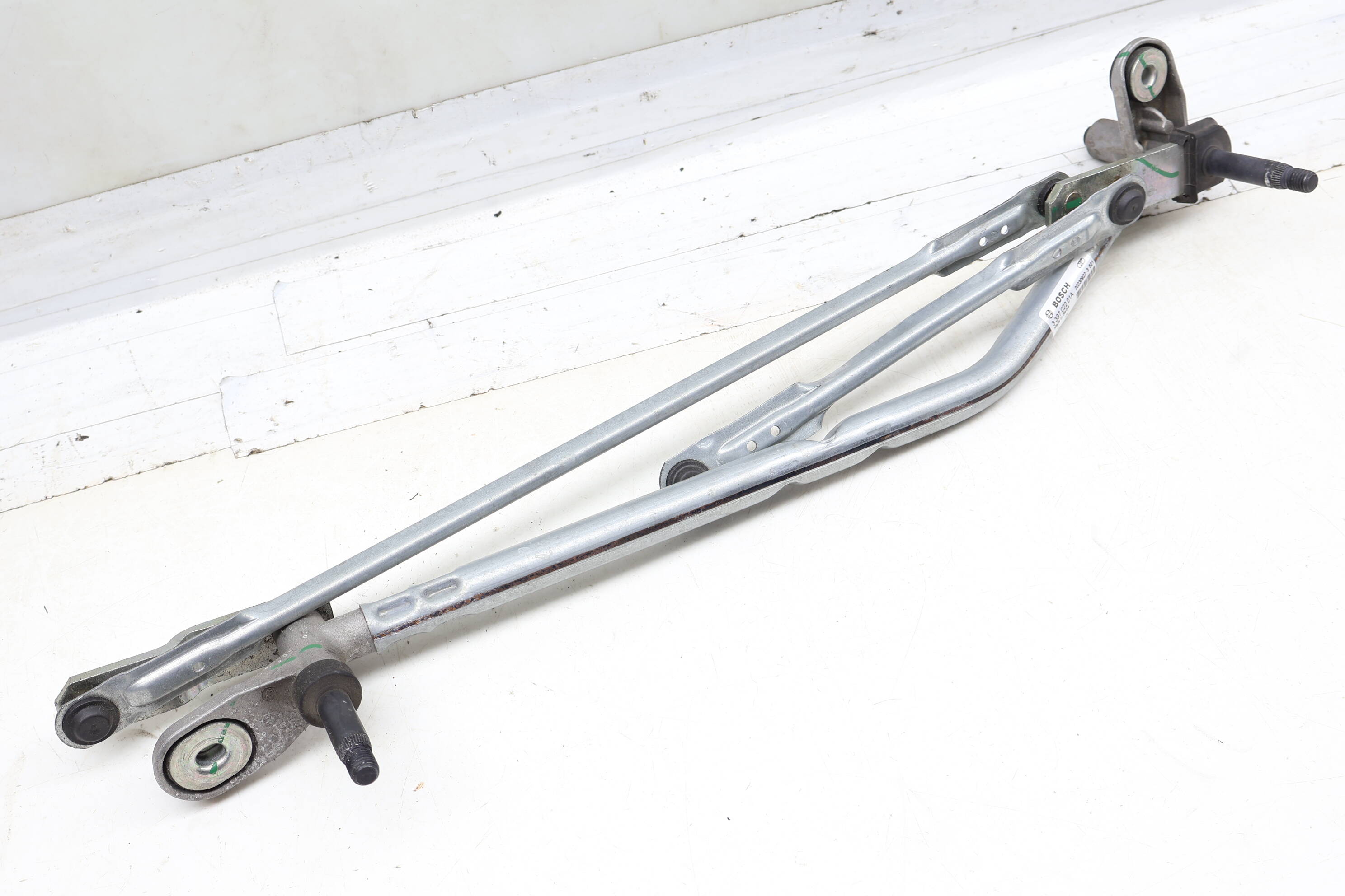 Windshield Wiper Transmission / Bracket 8Y1955023B