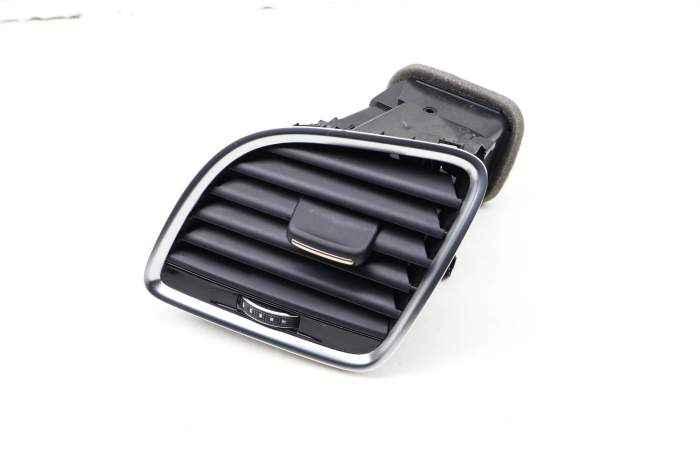 Dash Air Vent 8U1820901E main product photo