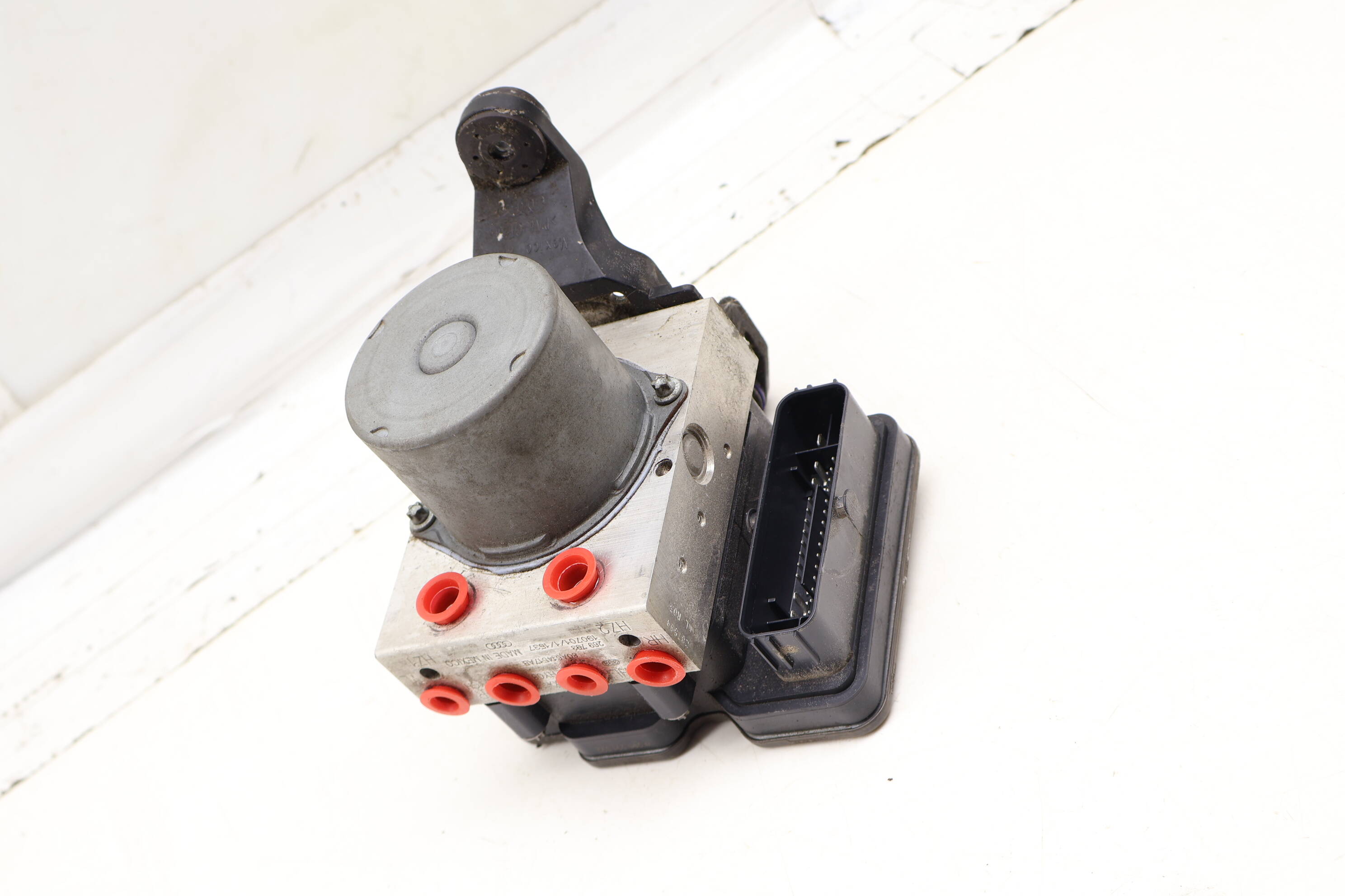 Abs Pump / Module Unit 80A614517AB