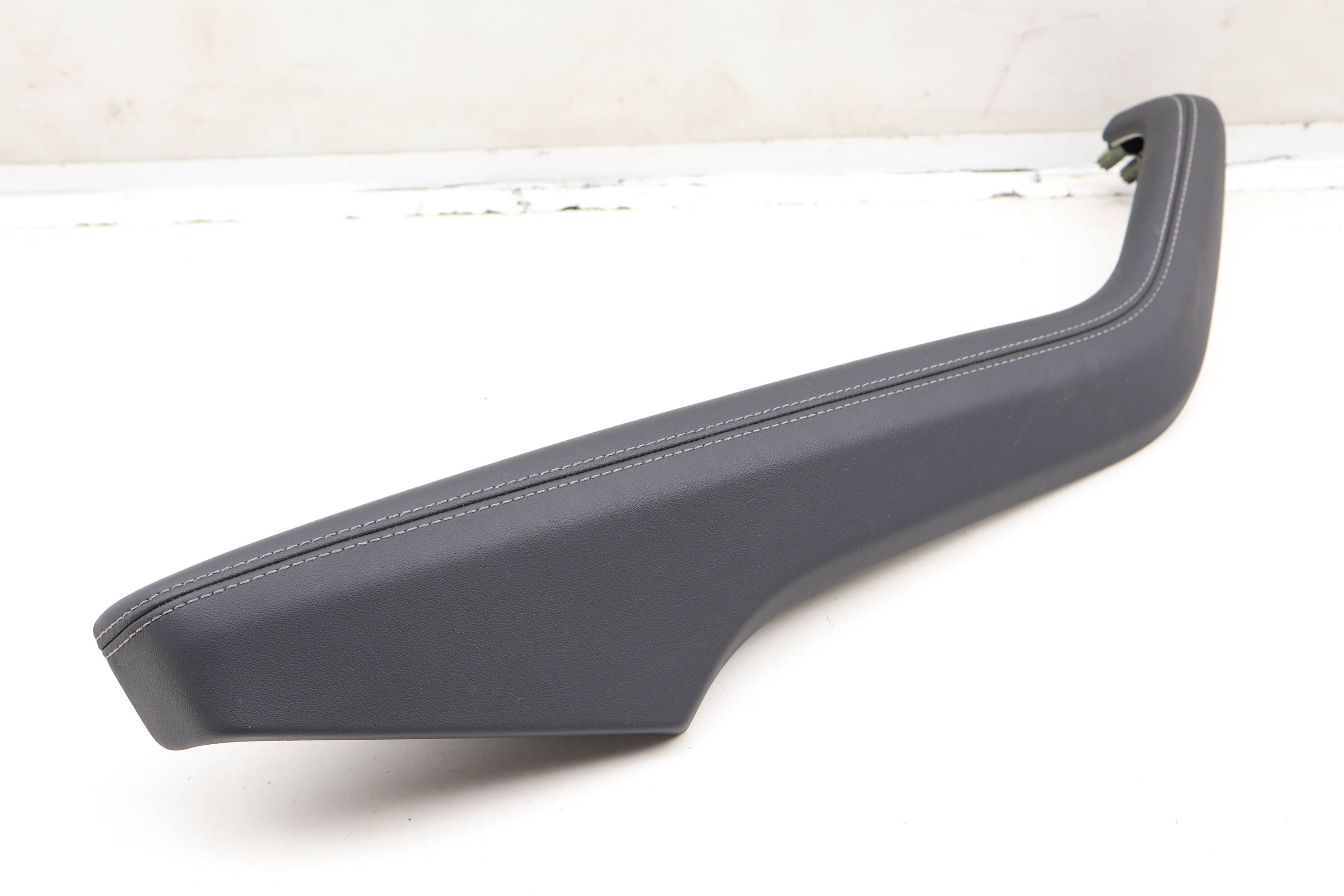 Door&#x20;Pull&#x20;Handle&#x20;&#x2F;&#x20;Armrest&#x20;8W0867173A