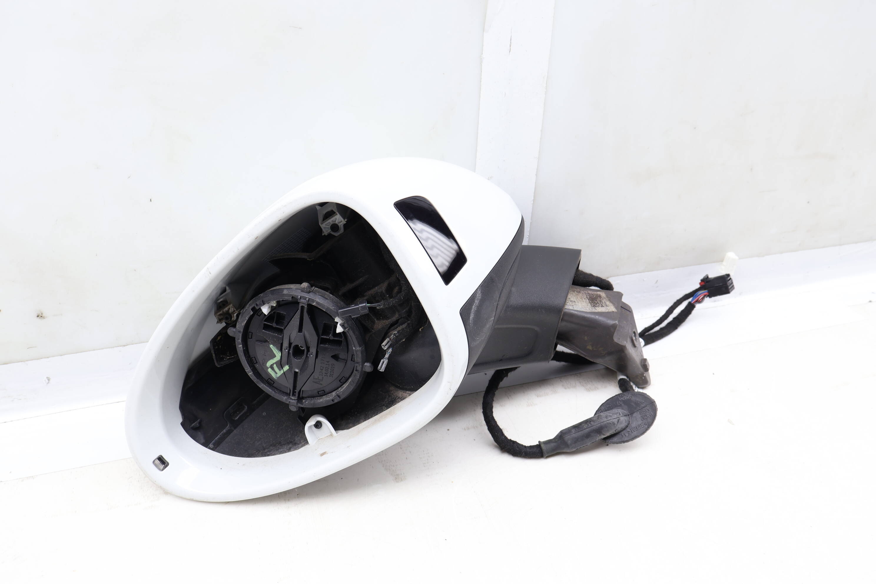 Side View Mirror 95B857507F