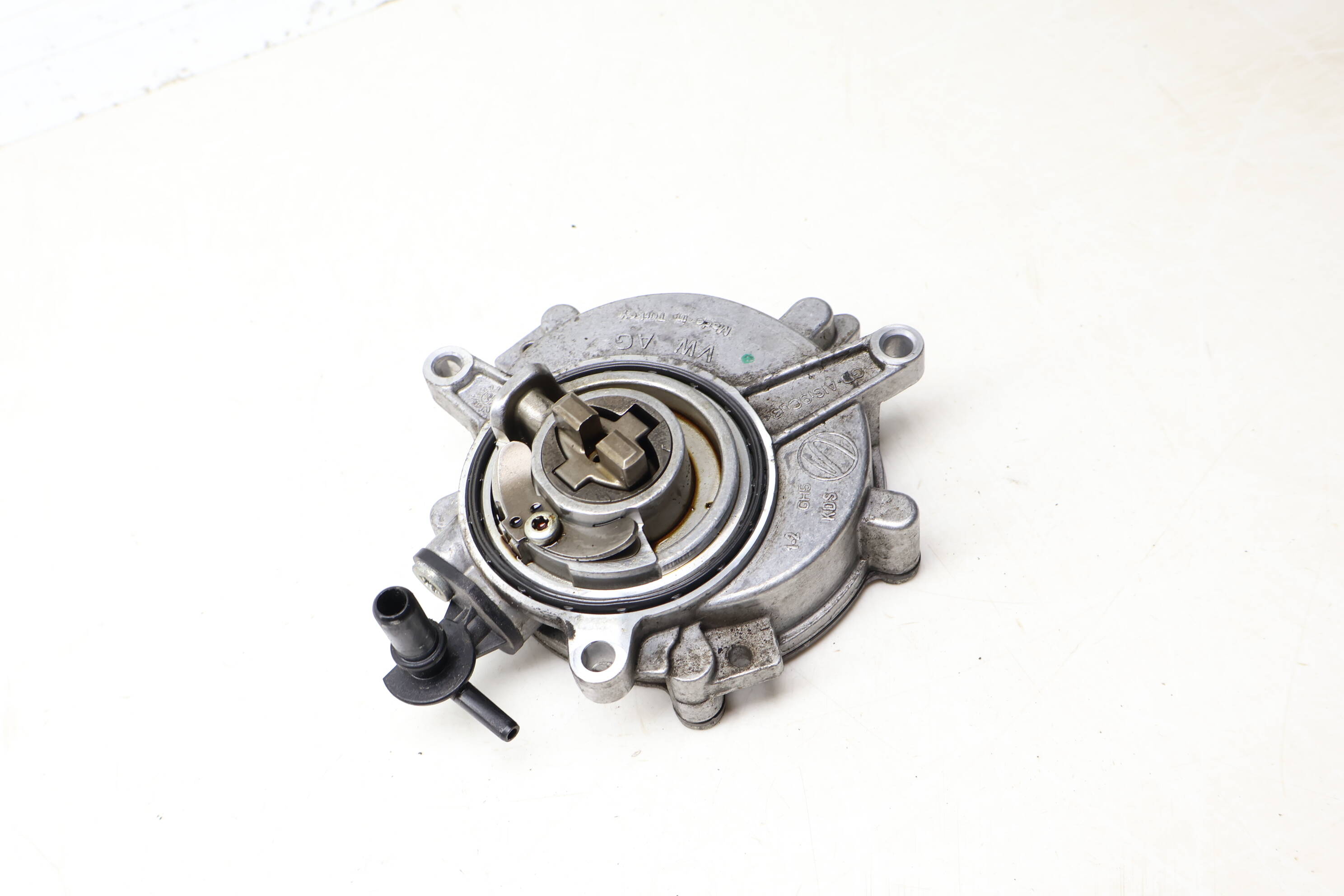 Vacuum Pump 06M145100L 9A714510008