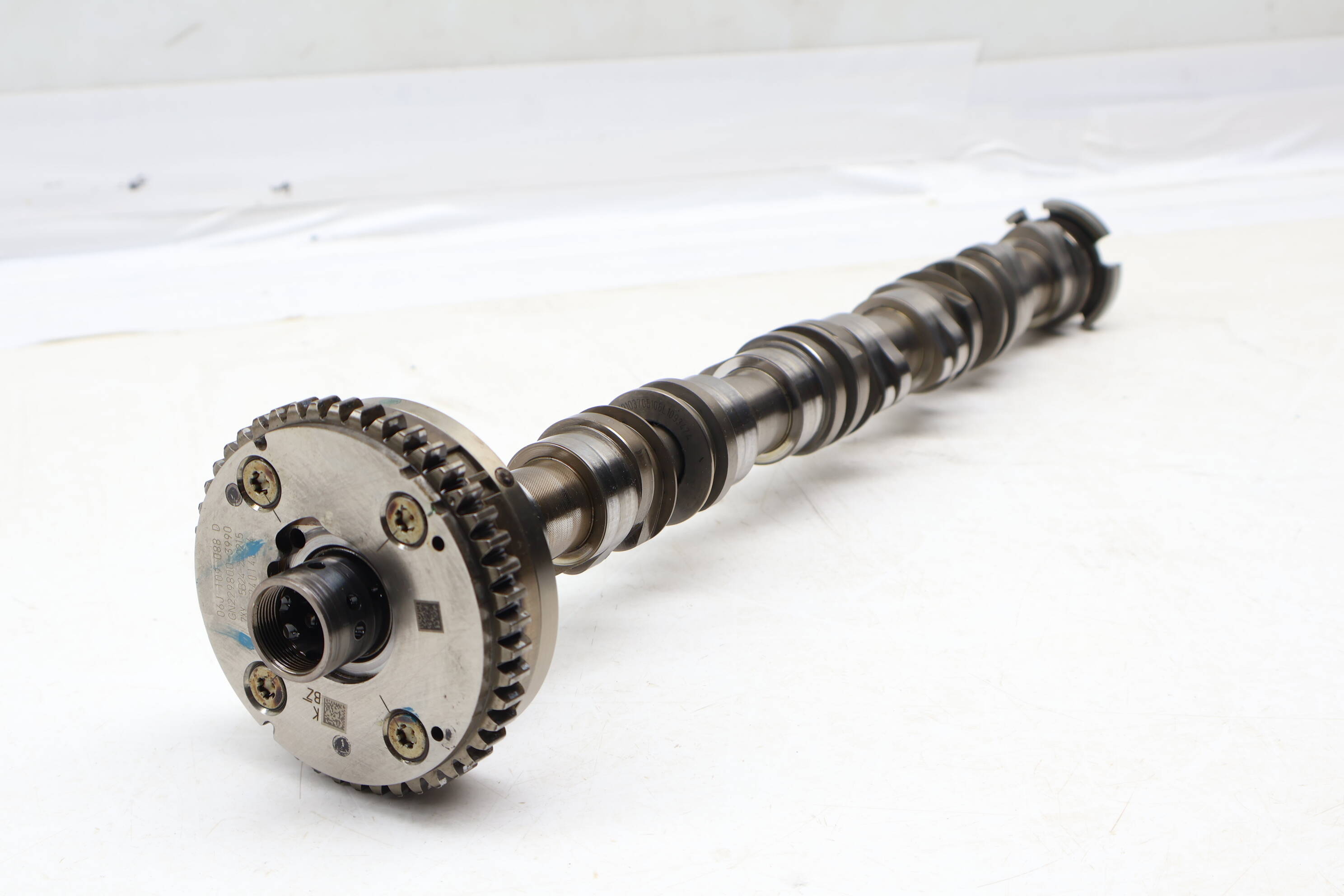 Intake Cam / Camshaft (Inlet) 06L109021K