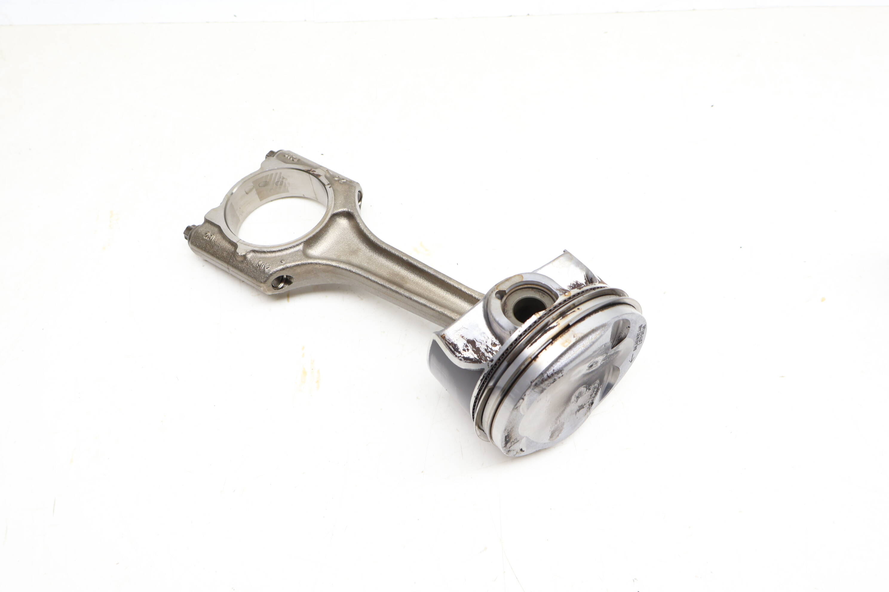 Piston / Connecting Rod 06L107065AN