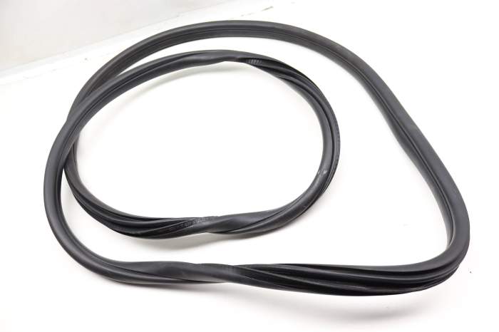 Door Seal / Weather Stripping 51767407373 main product photo