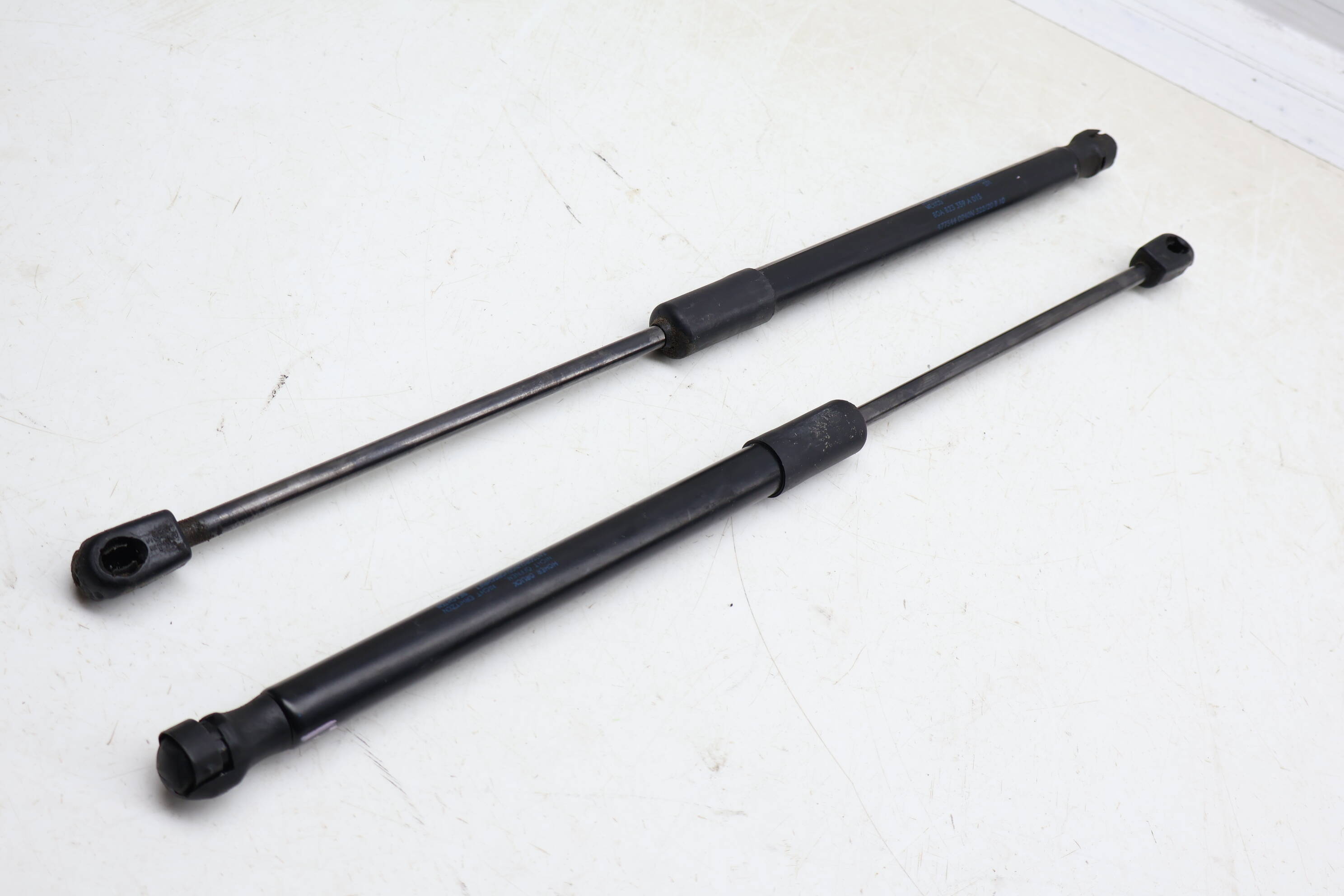 Hood Strut / Shock Set 80A823359A