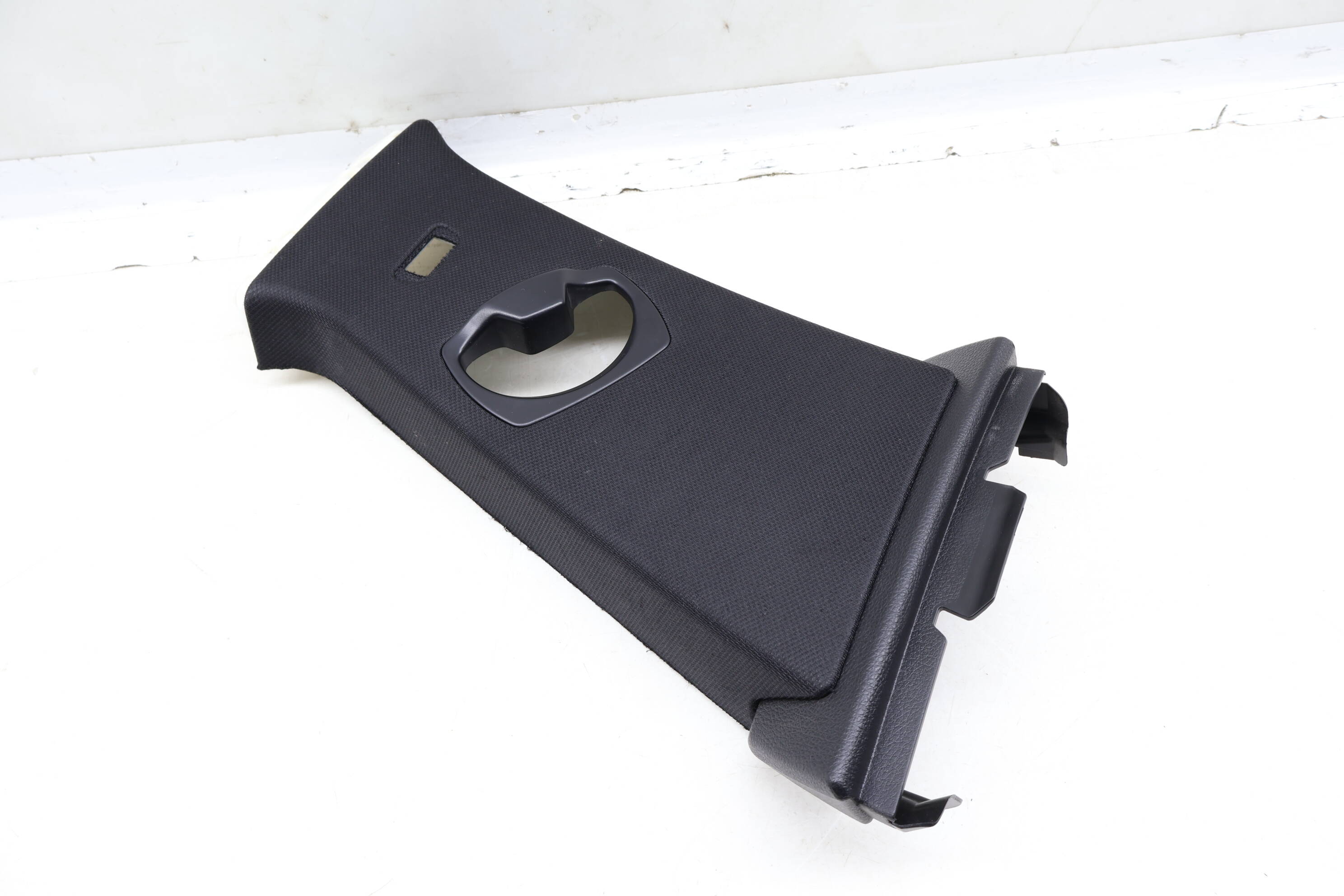 Upper&#x20;B&#x20;Pillar&#x20;Trim&#x20;&#x2F;&#x20;Panel&#x20;51437311216