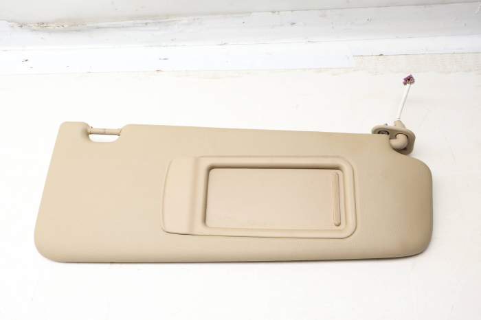 Sun Visor / Mirror 51166981700 main product photo