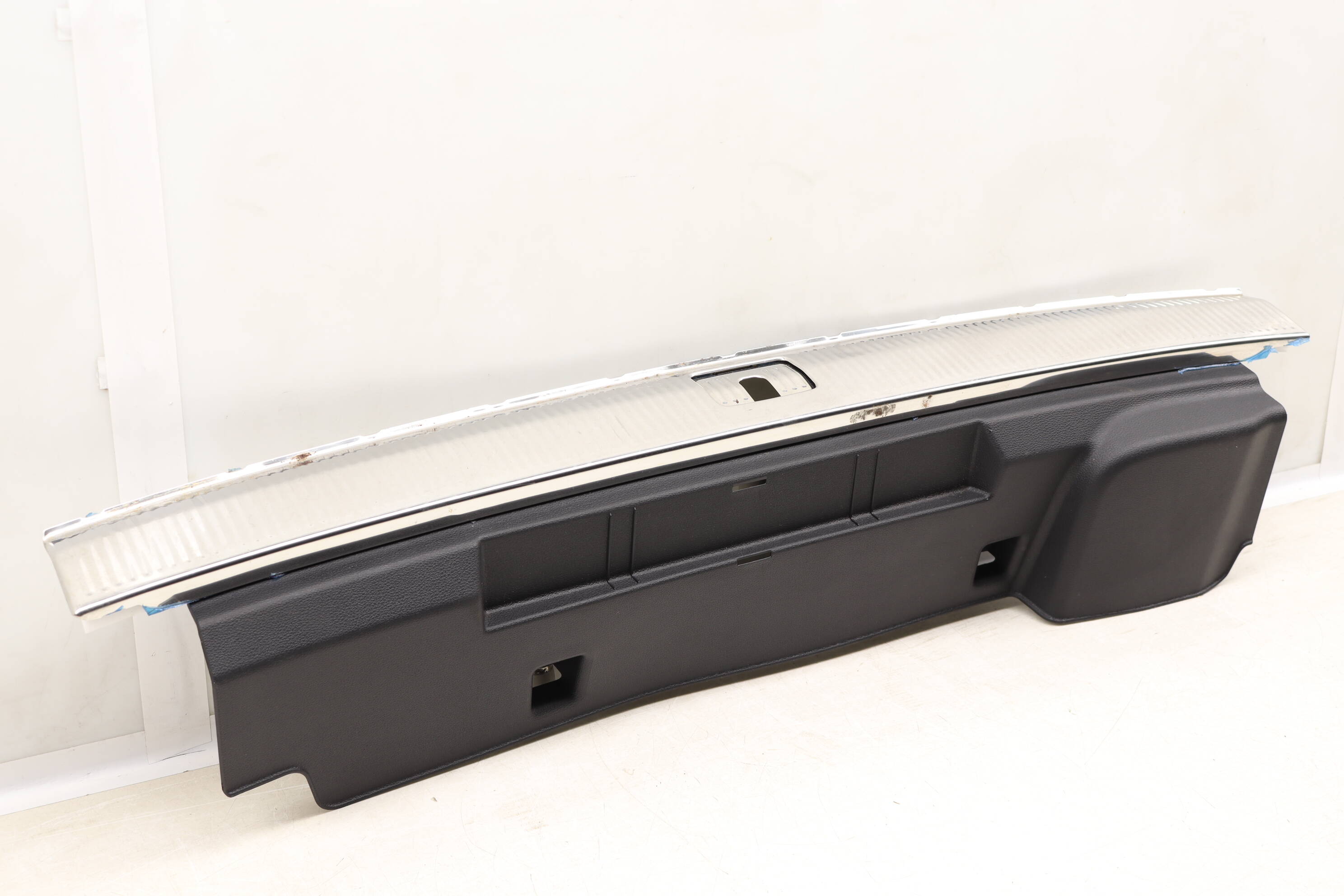 Lower Hatch Latch Scuff Panel Trim / Cover 4M0864483K