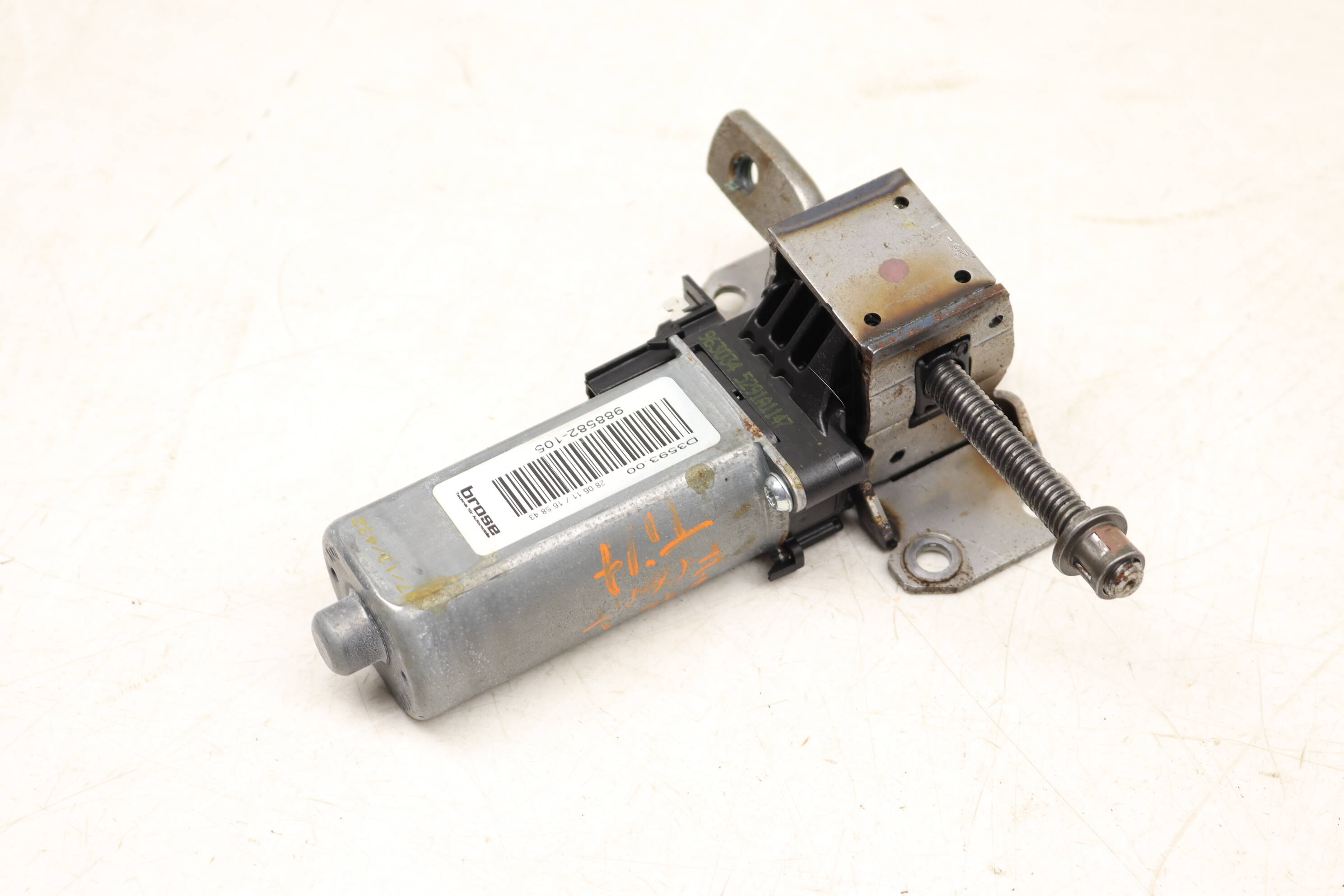 Front Tilt / Rake Seat Motor W/ Transmission
