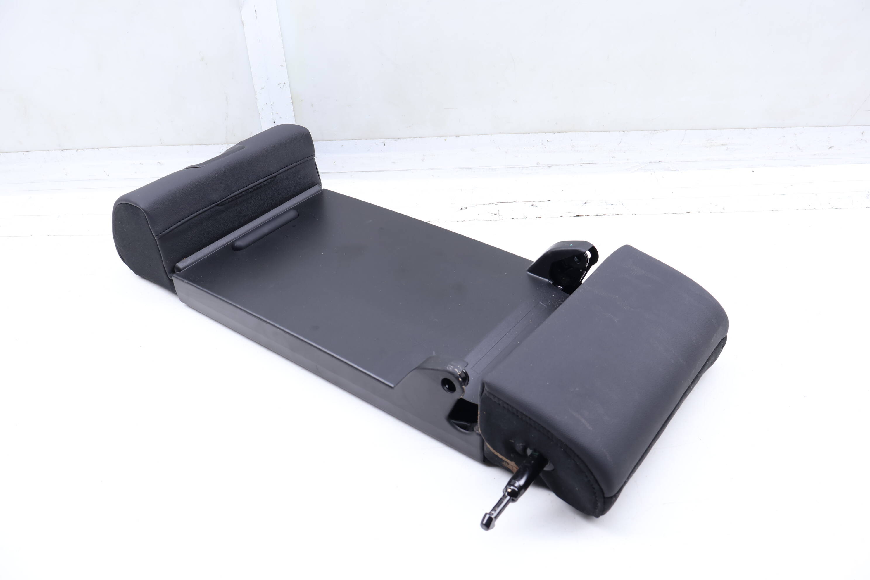 Seat Center Armrest Bracket 7479151