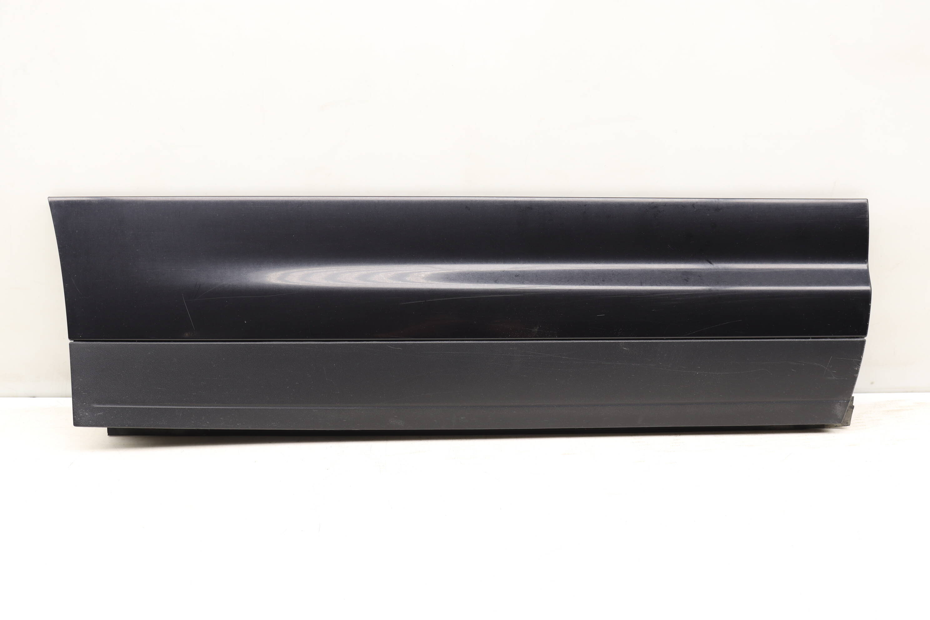 Lower Door Molding / Blade 7P5837788G