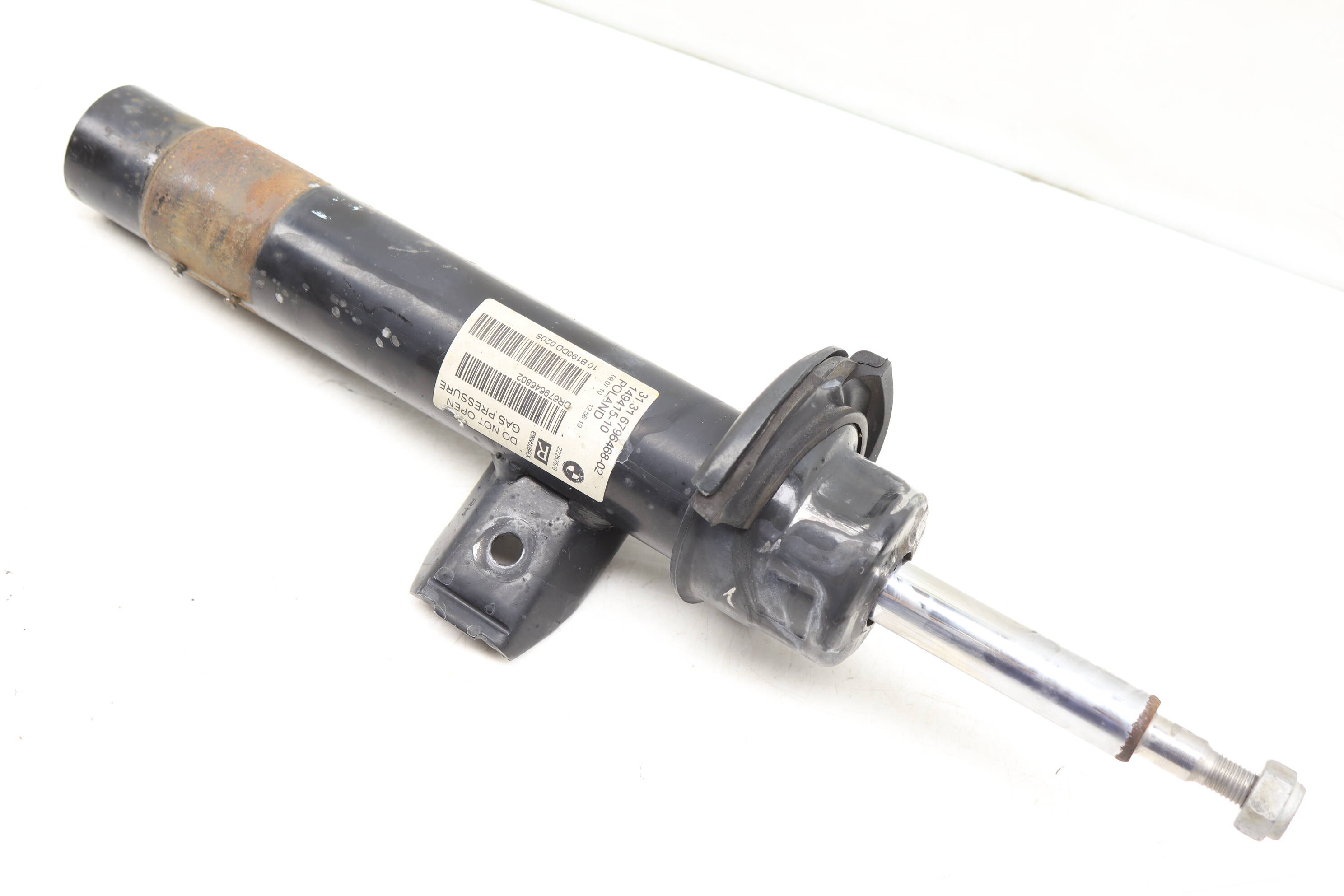むむ BMW Front Right Strut / Shock Absorber 31316796468